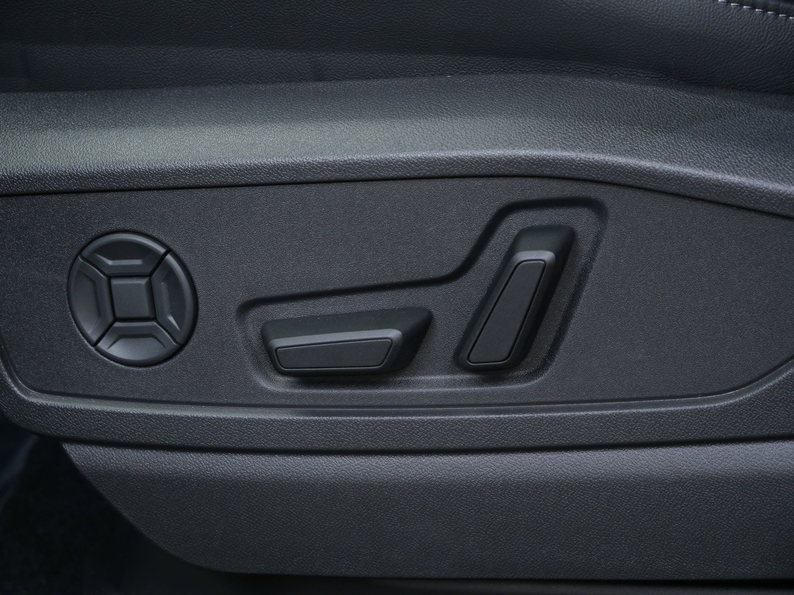 Thumbnail: 2025 Audi Q5 - 11