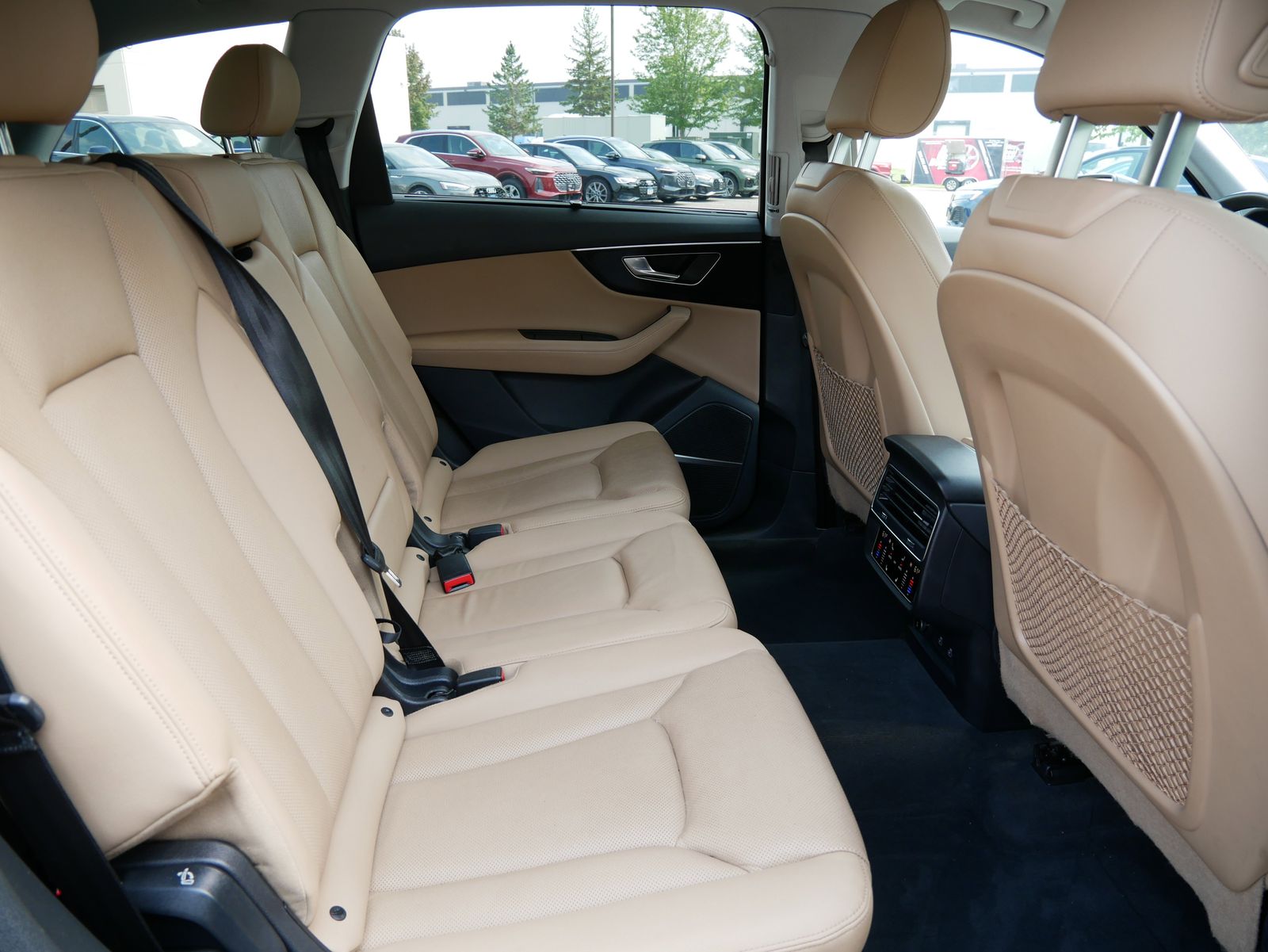 Thumbnail: 2022 Audi Q7 - 11