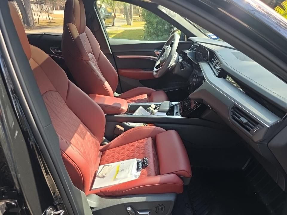 Thumbnail: 2024 Audi SQ8 e-tron - 5