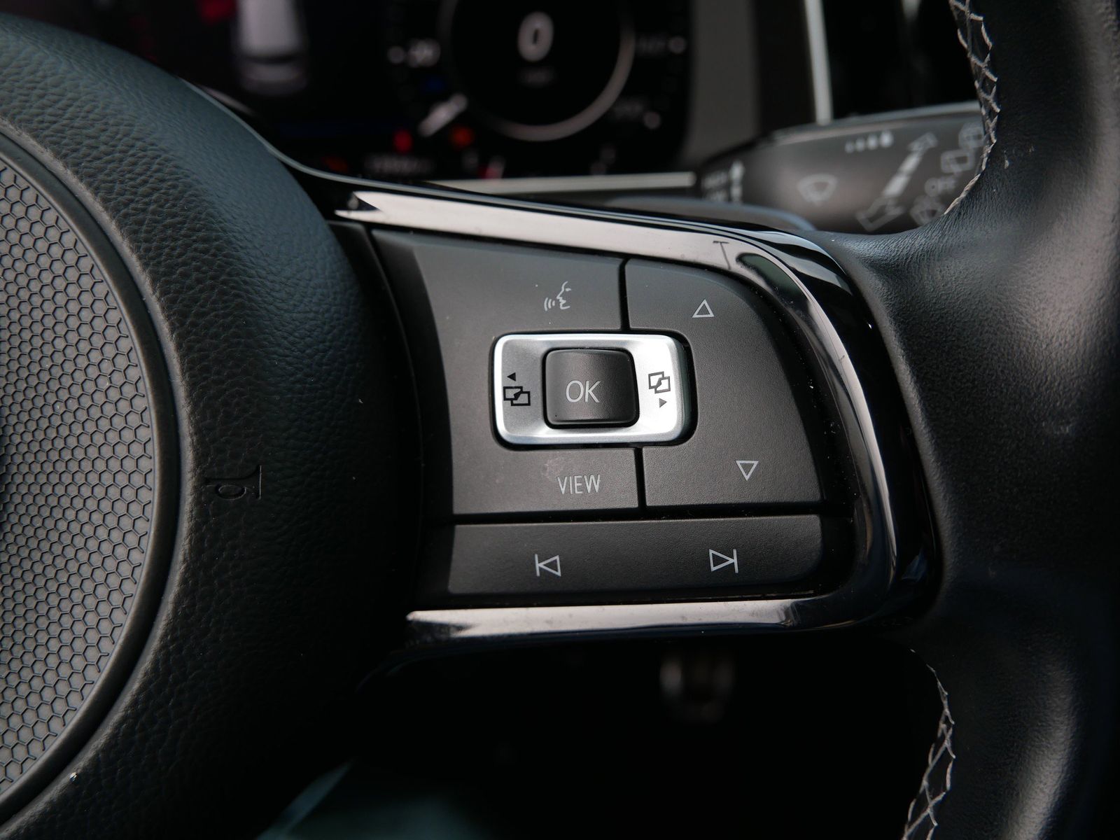 Thumbnail: 2019 Volkswagen Golf - 22