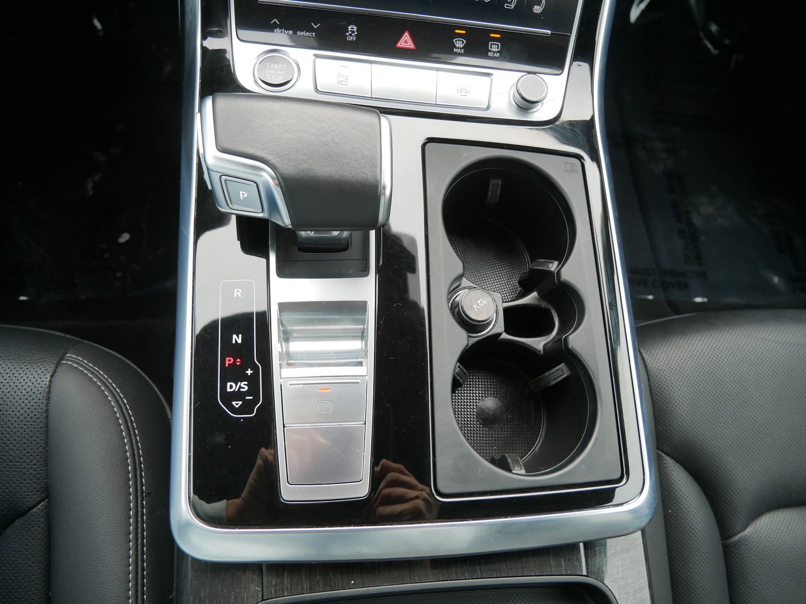 Thumbnail: 2021 Audi Q8 - 17