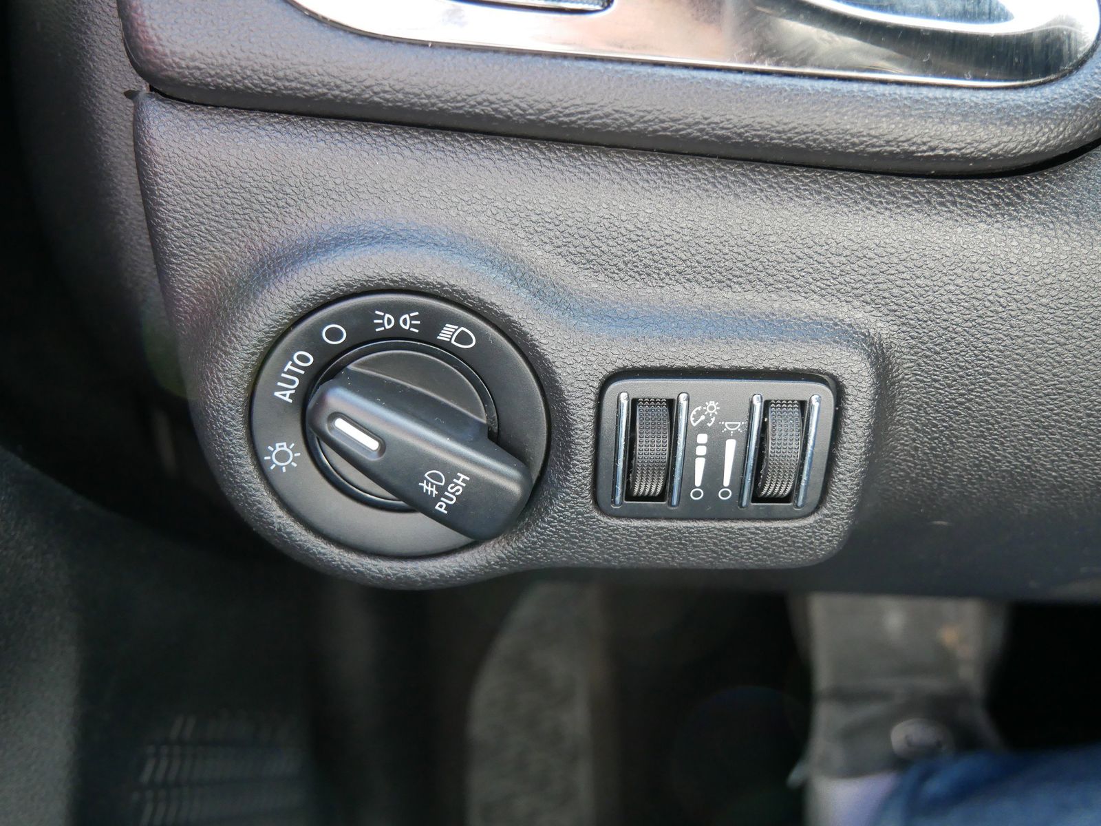 Thumbnail: 2014 Dodge Dart - 26