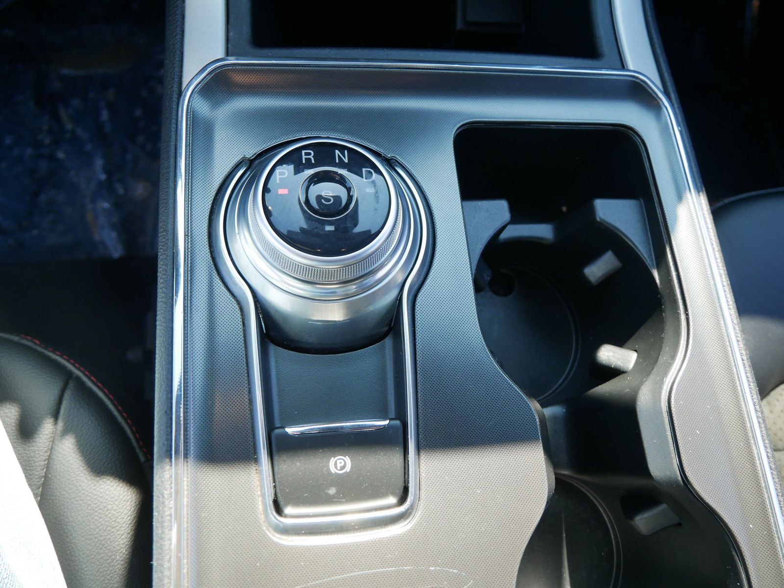 Thumbnail: 2024 Ford Edge - 20