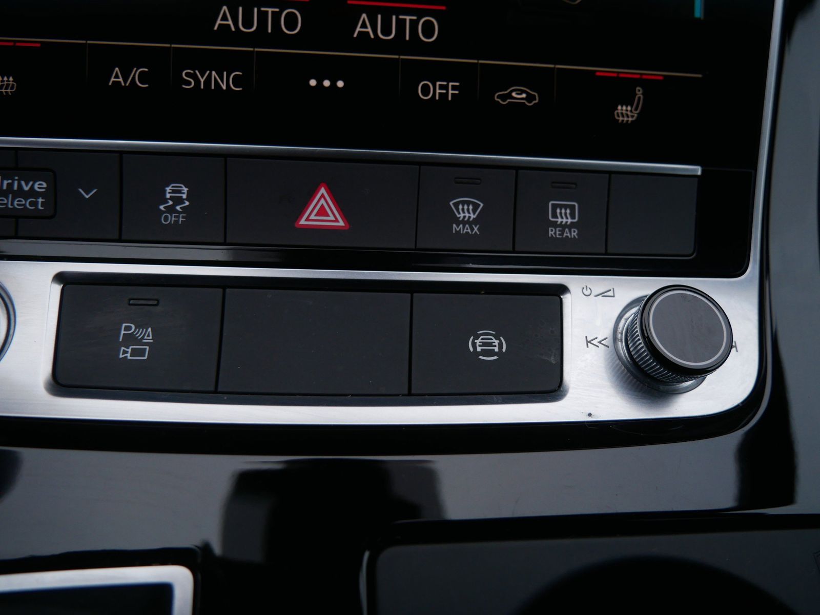 Thumbnail: 2021 Audi Q7 - 21