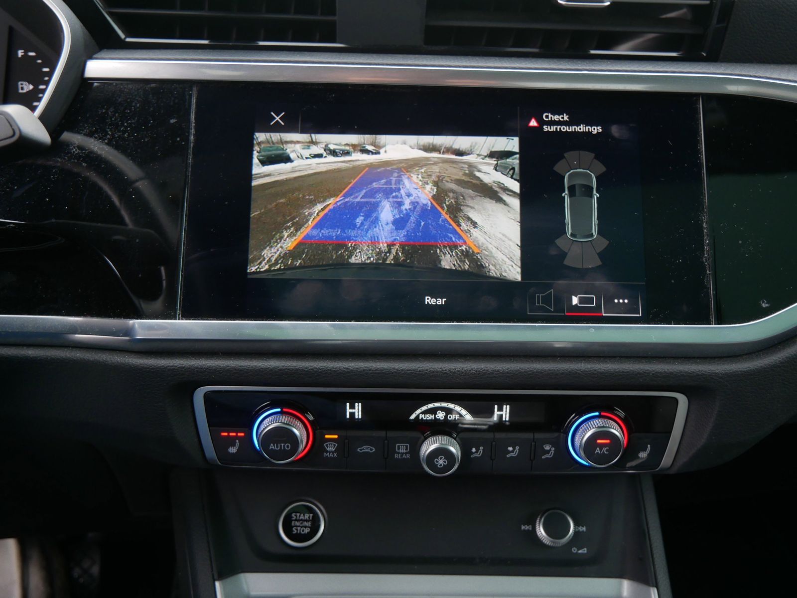 Thumbnail: 2022 Audi Q3 - 9