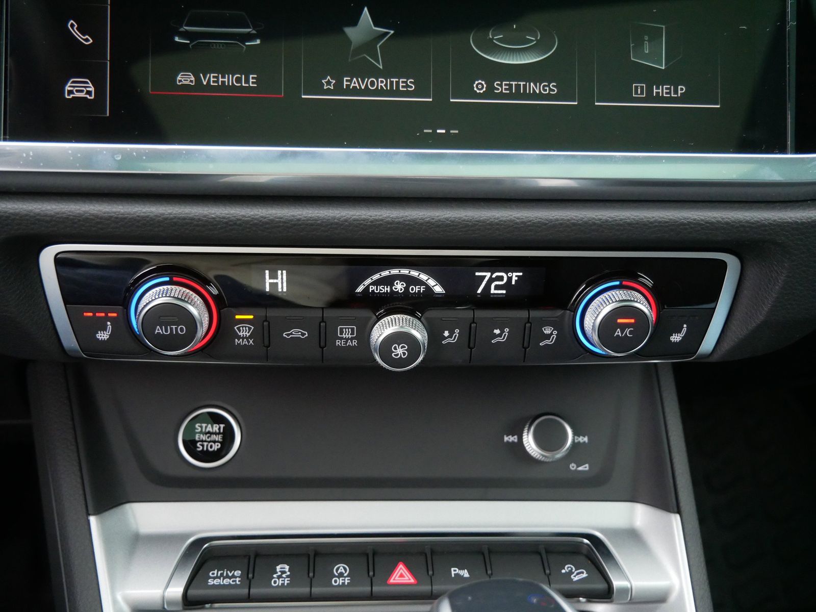 Thumbnail: 2025 Audi Q3 - 19