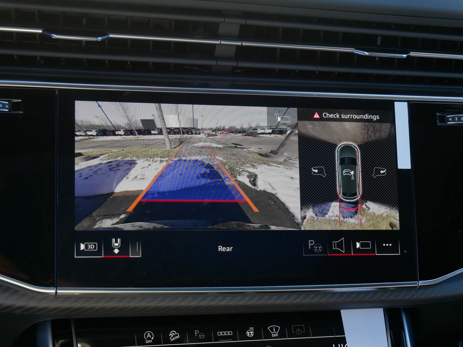 Thumbnail: 2026 Audi RS Q8 - 17