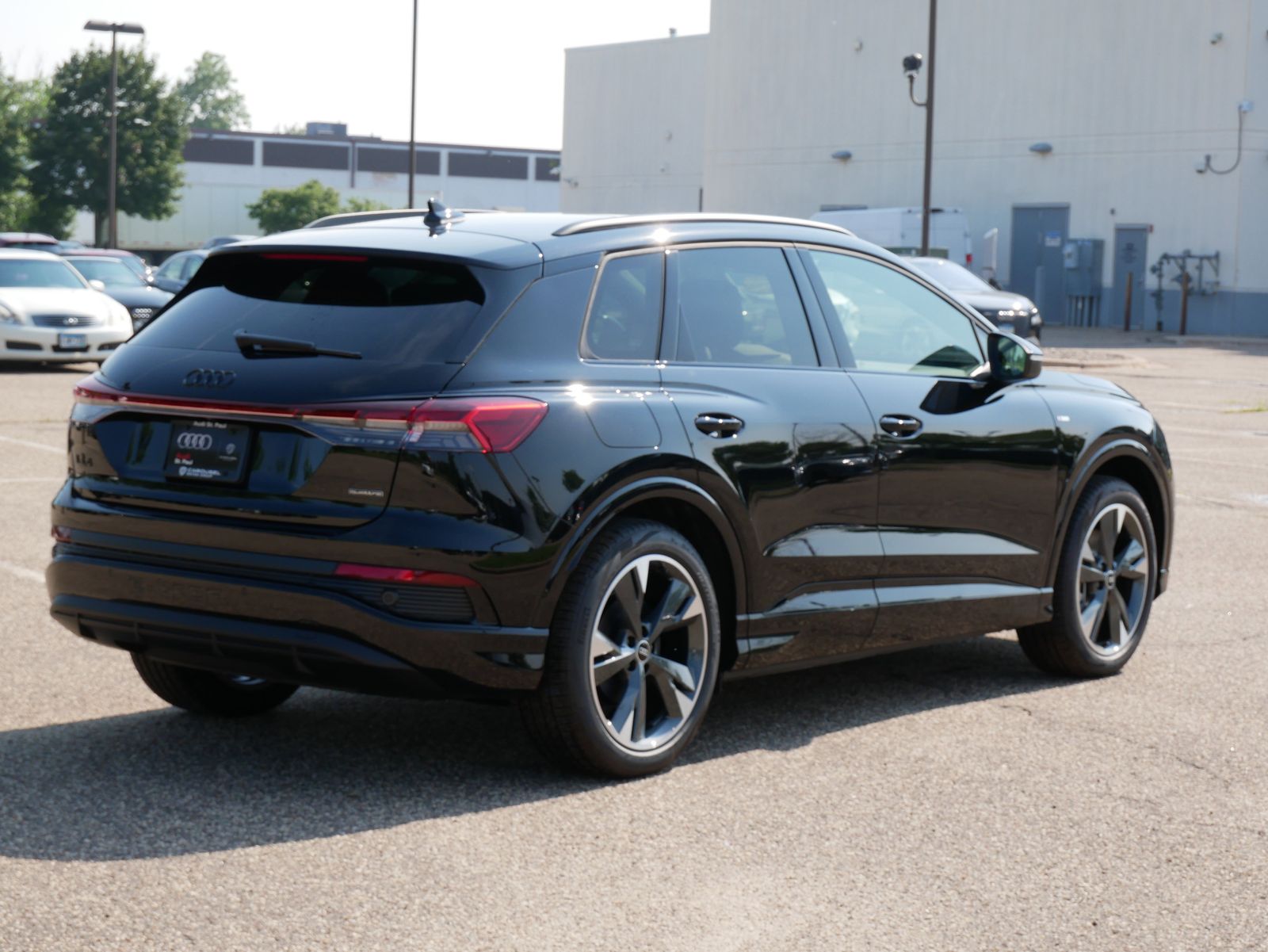 Thumbnail: 2025 Audi Q4 e-tron - 4
