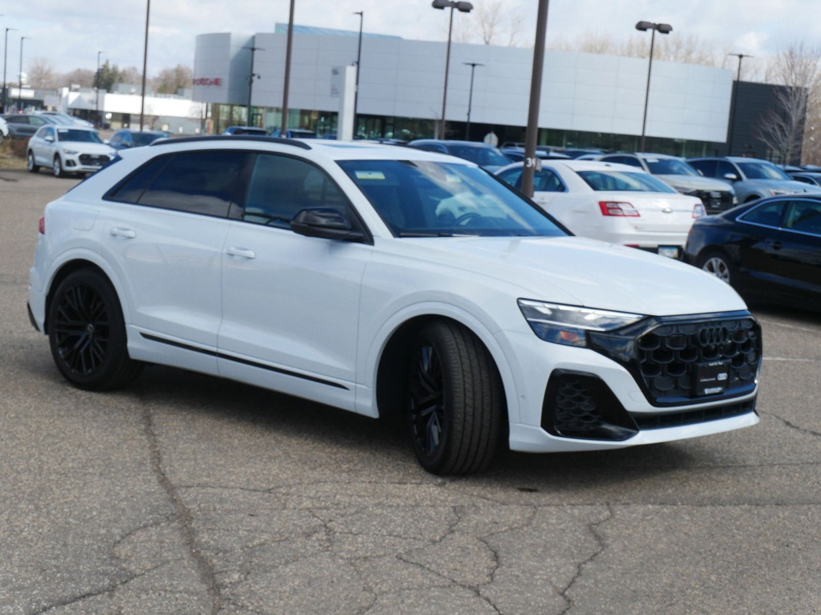 Thumbnail: 2025 Audi SQ8 - 7