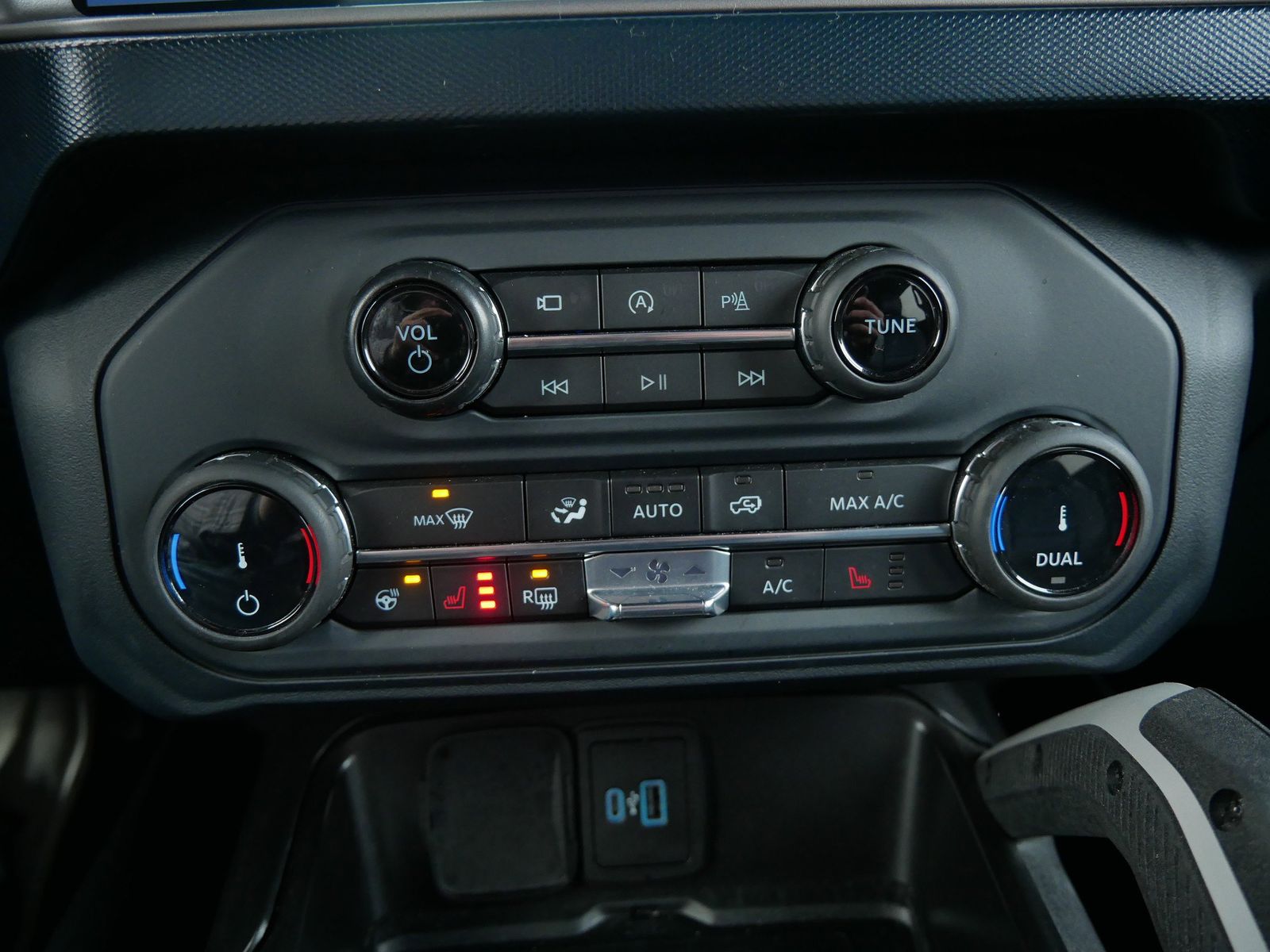 Thumbnail: 2022 Ford Bronco - 20