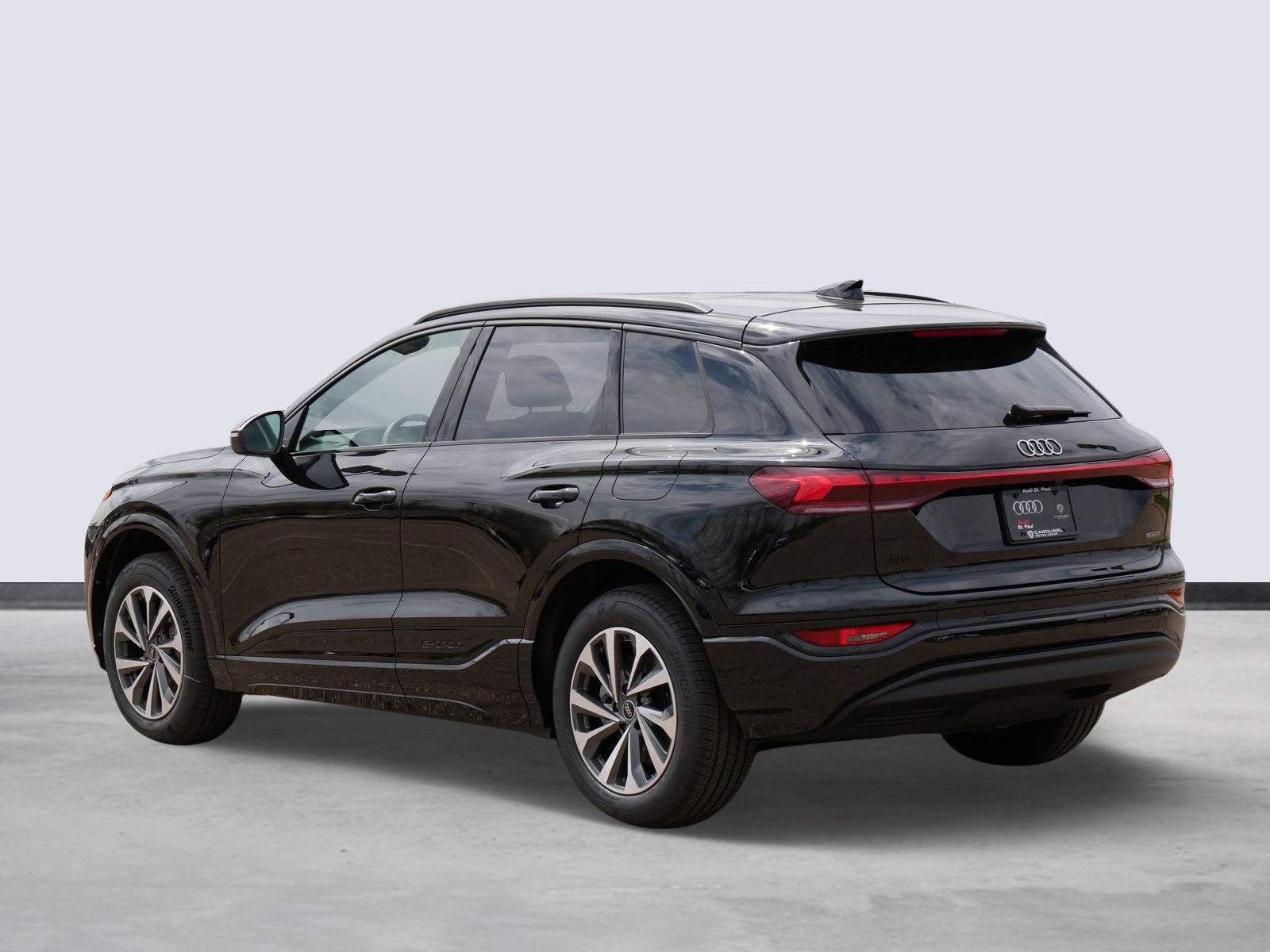 Thumbnail: 2025 Audi Q6 e-tron - 3