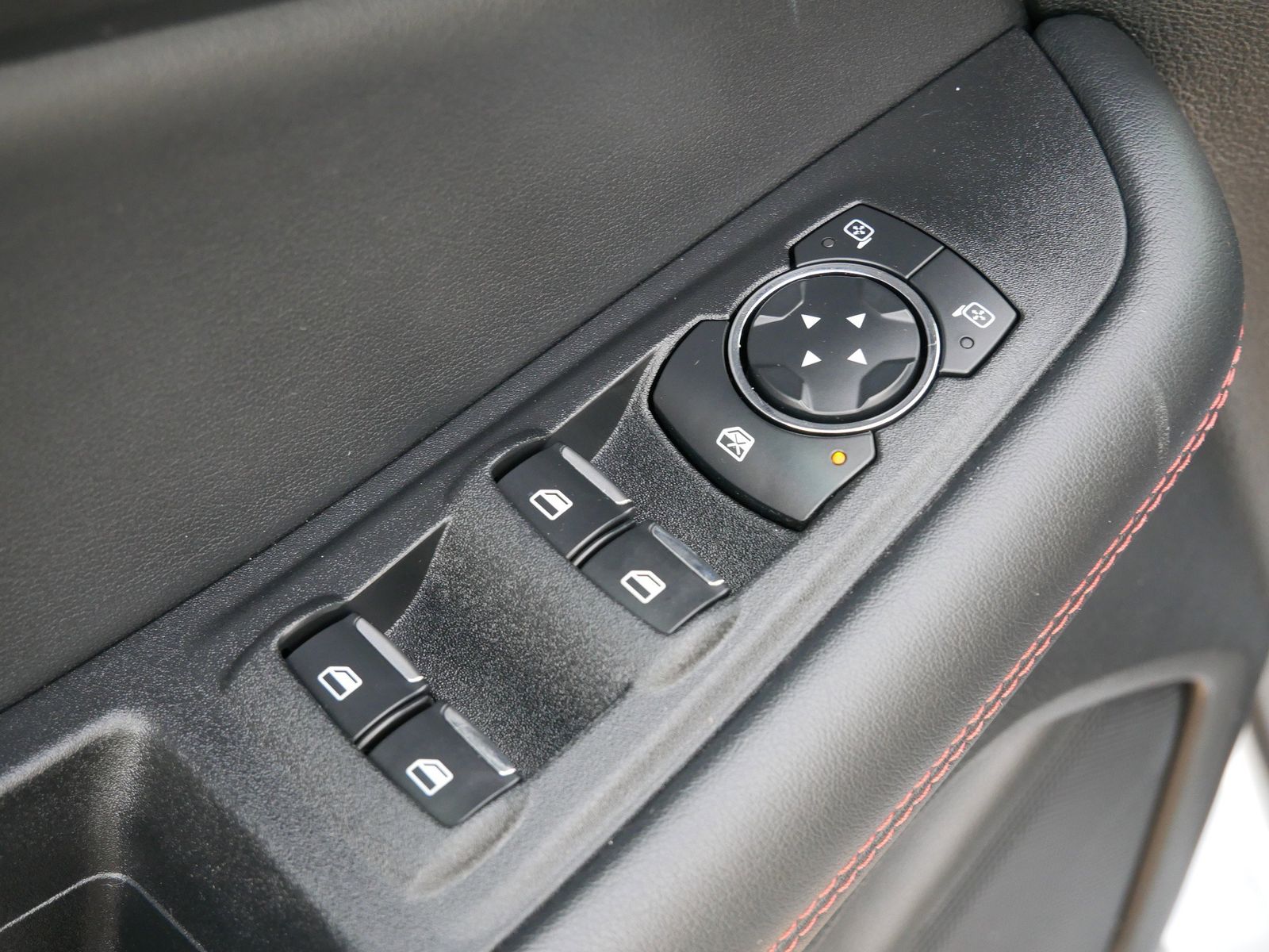 Thumbnail: 2024 Ford Edge - 15