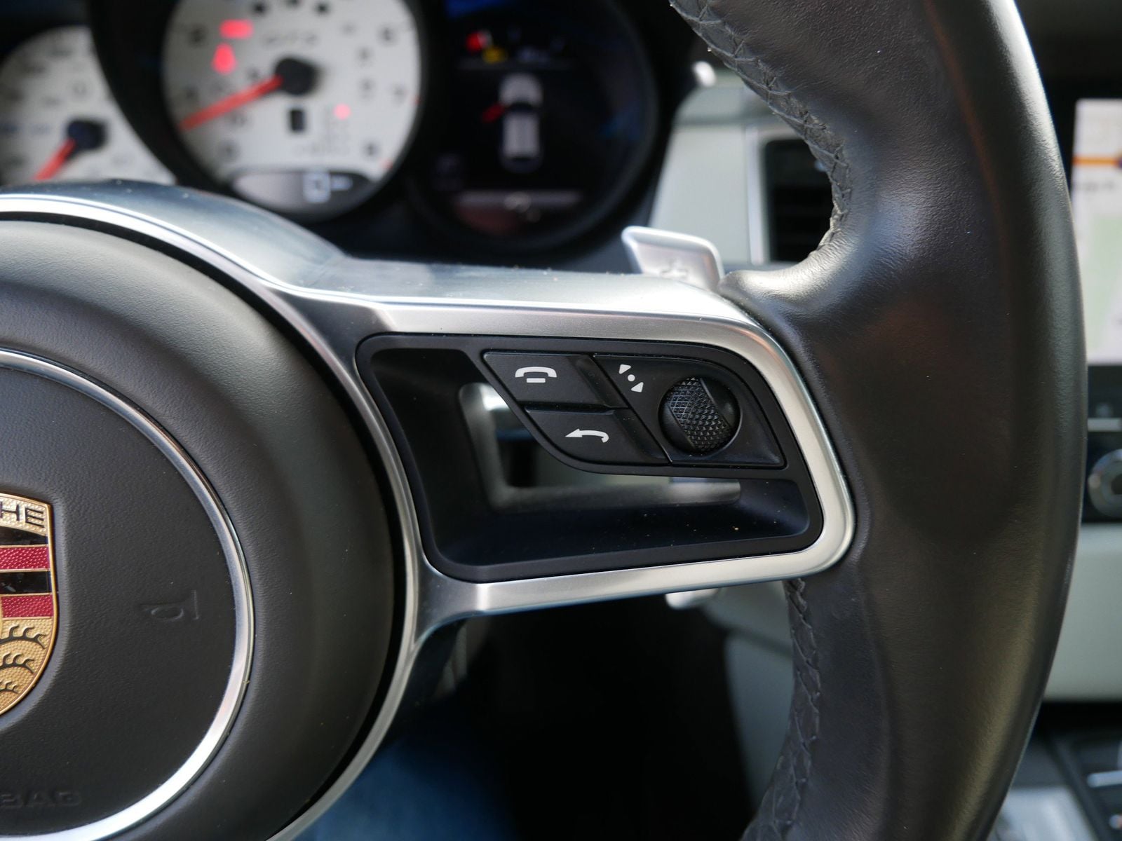 Thumbnail: 2017 Porsche Macan - 24