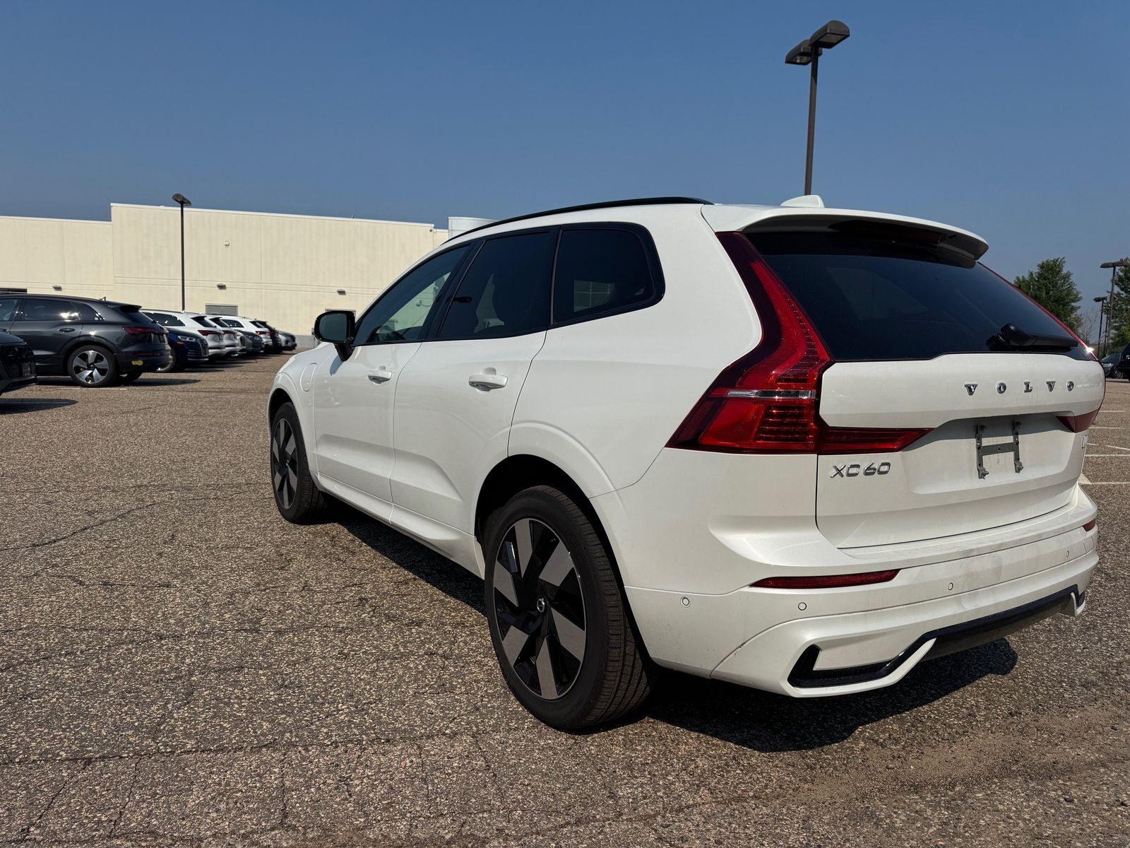 Thumbnail: 2024 Volvo XC60 - 3