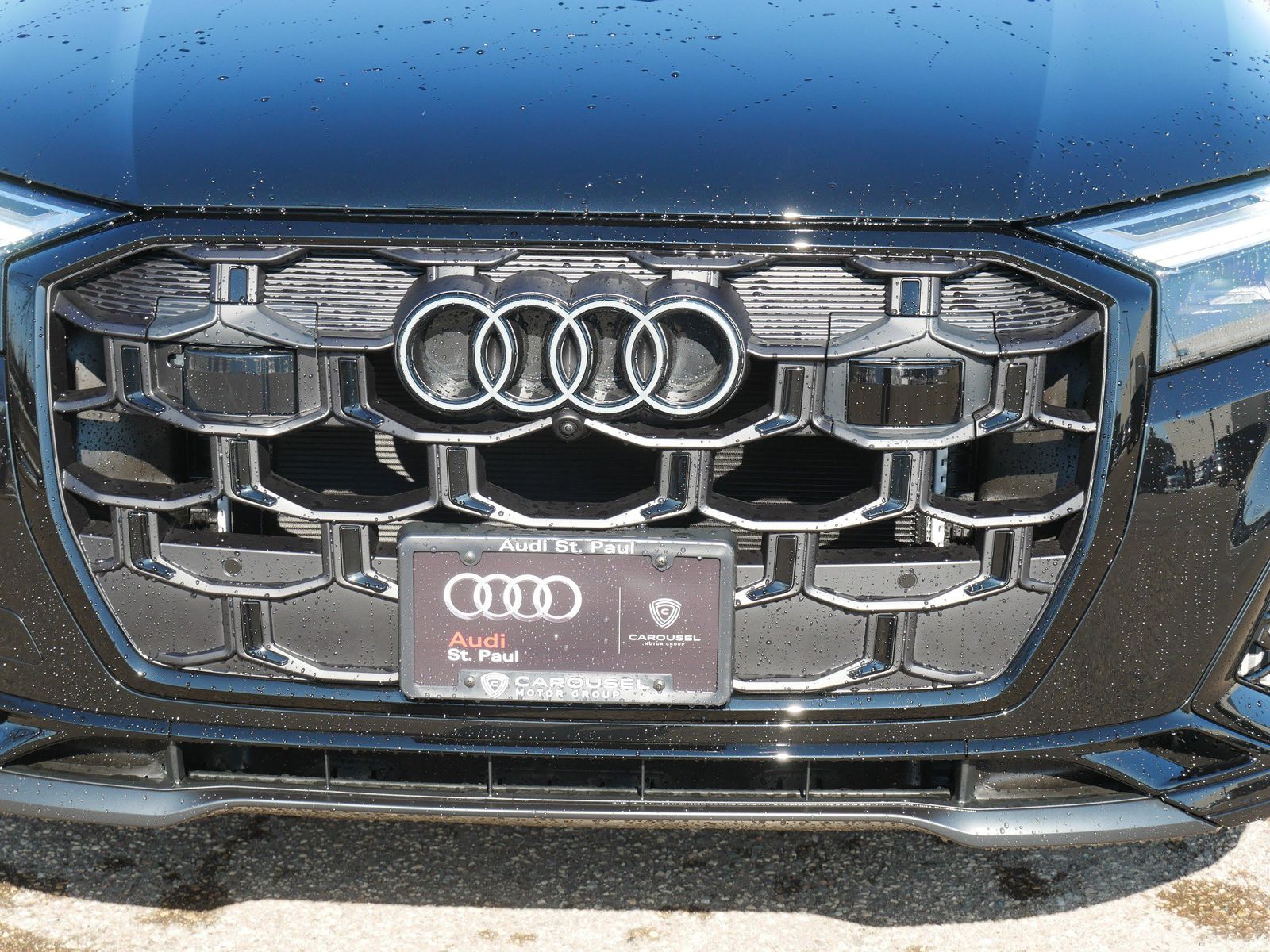 Thumbnail: 2026 Audi SQ7 - 8