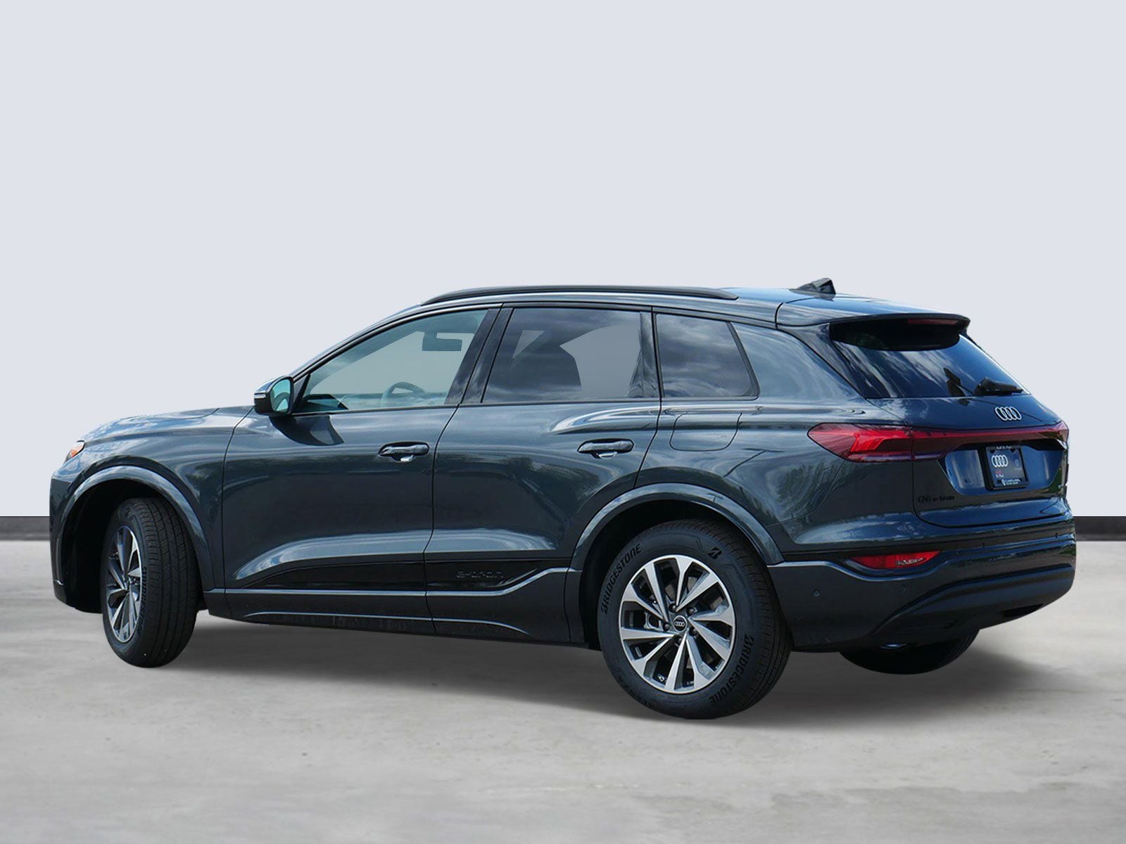 Thumbnail: 2025 Audi SQ5 - 3