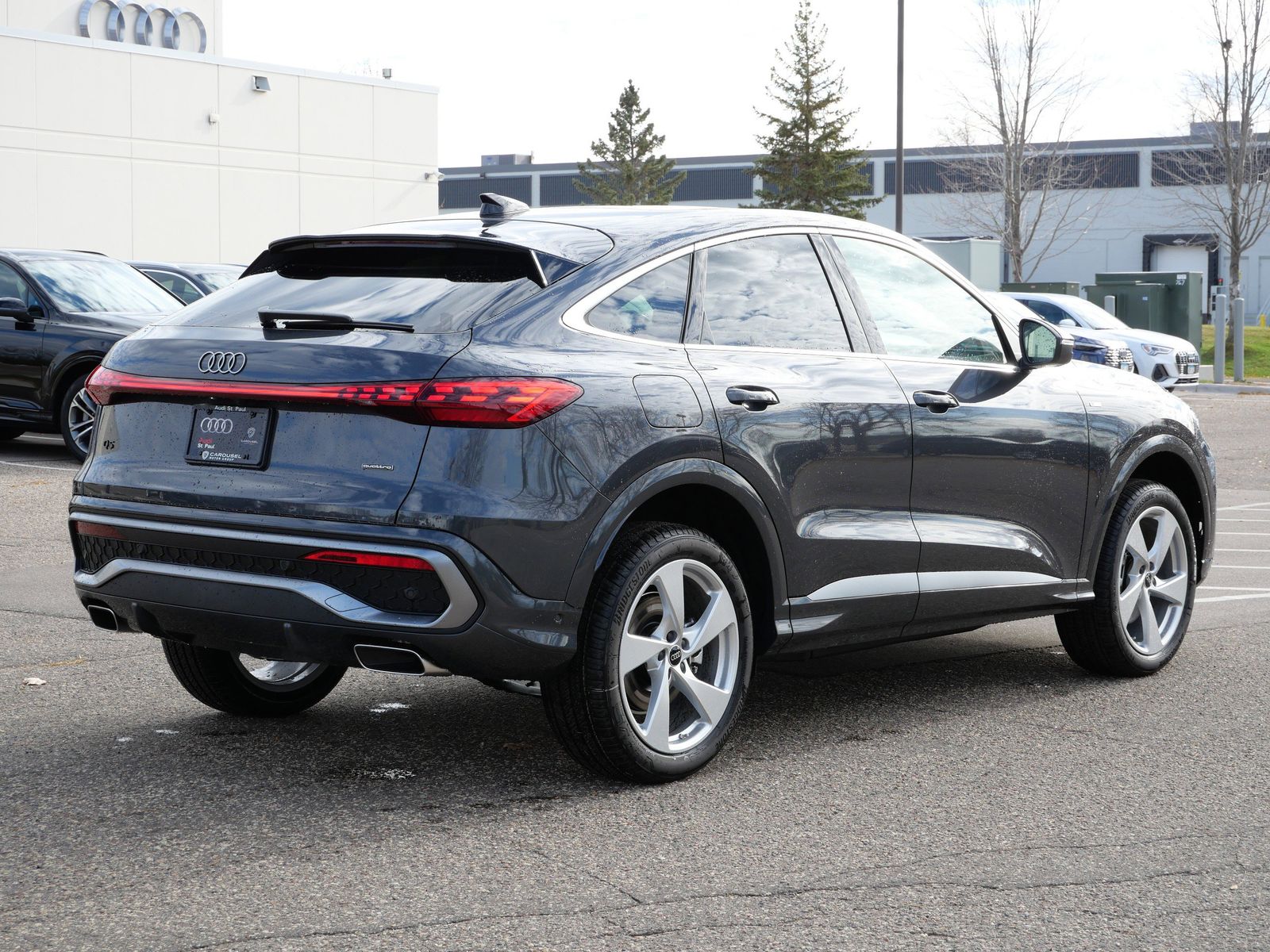 Thumbnail: 2025 Audi Q5 - 4