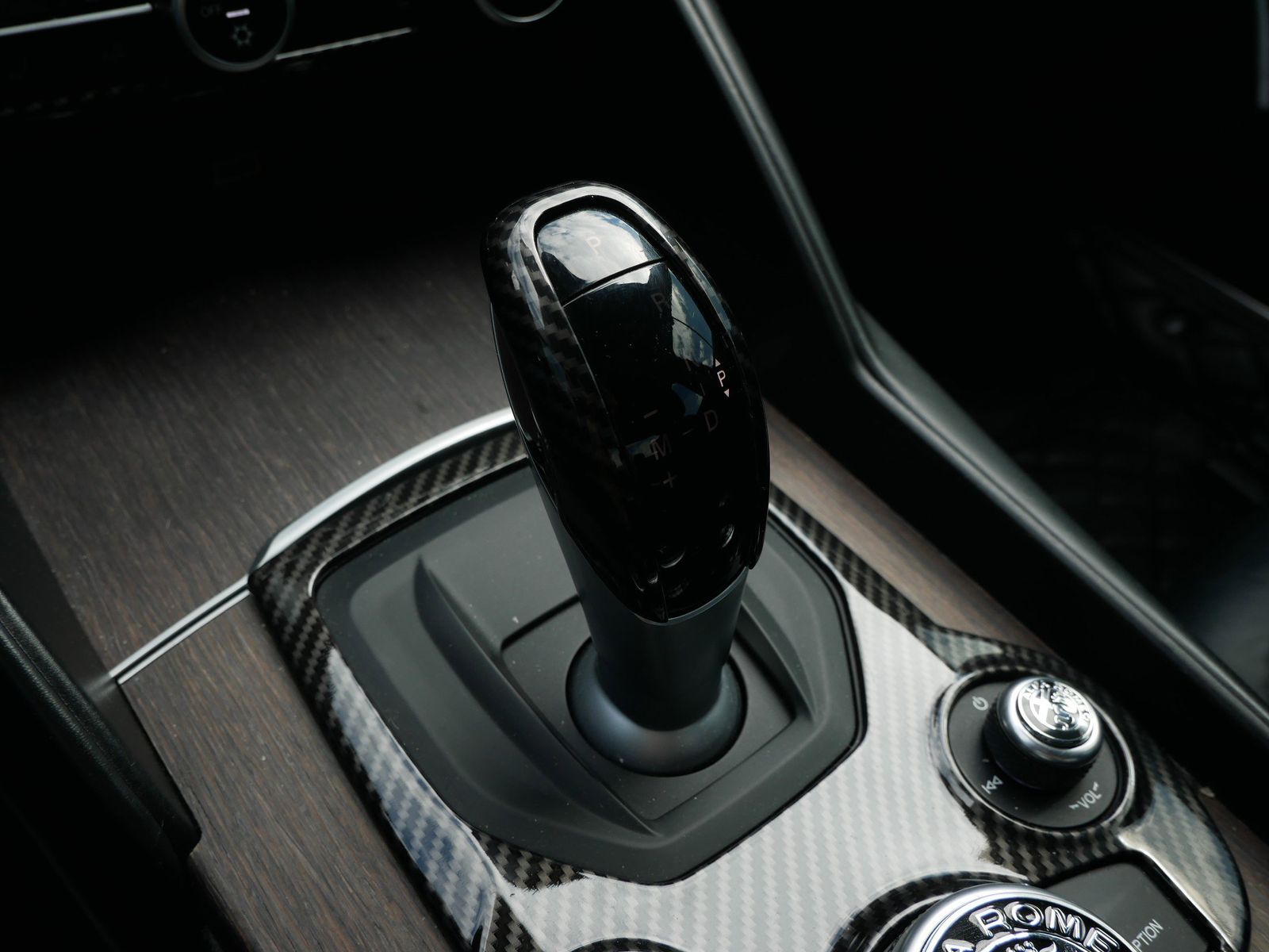 Thumbnail: 2017 Alfa Romeo Giulia - 24