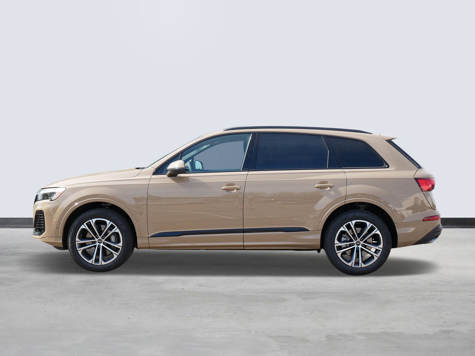 2025 Audi Q7 45 Premium Plus photo 2
