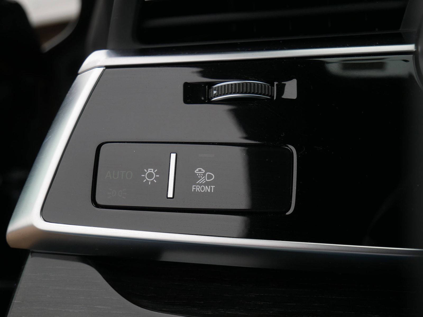 Thumbnail: 2025 Audi Q8 - 24