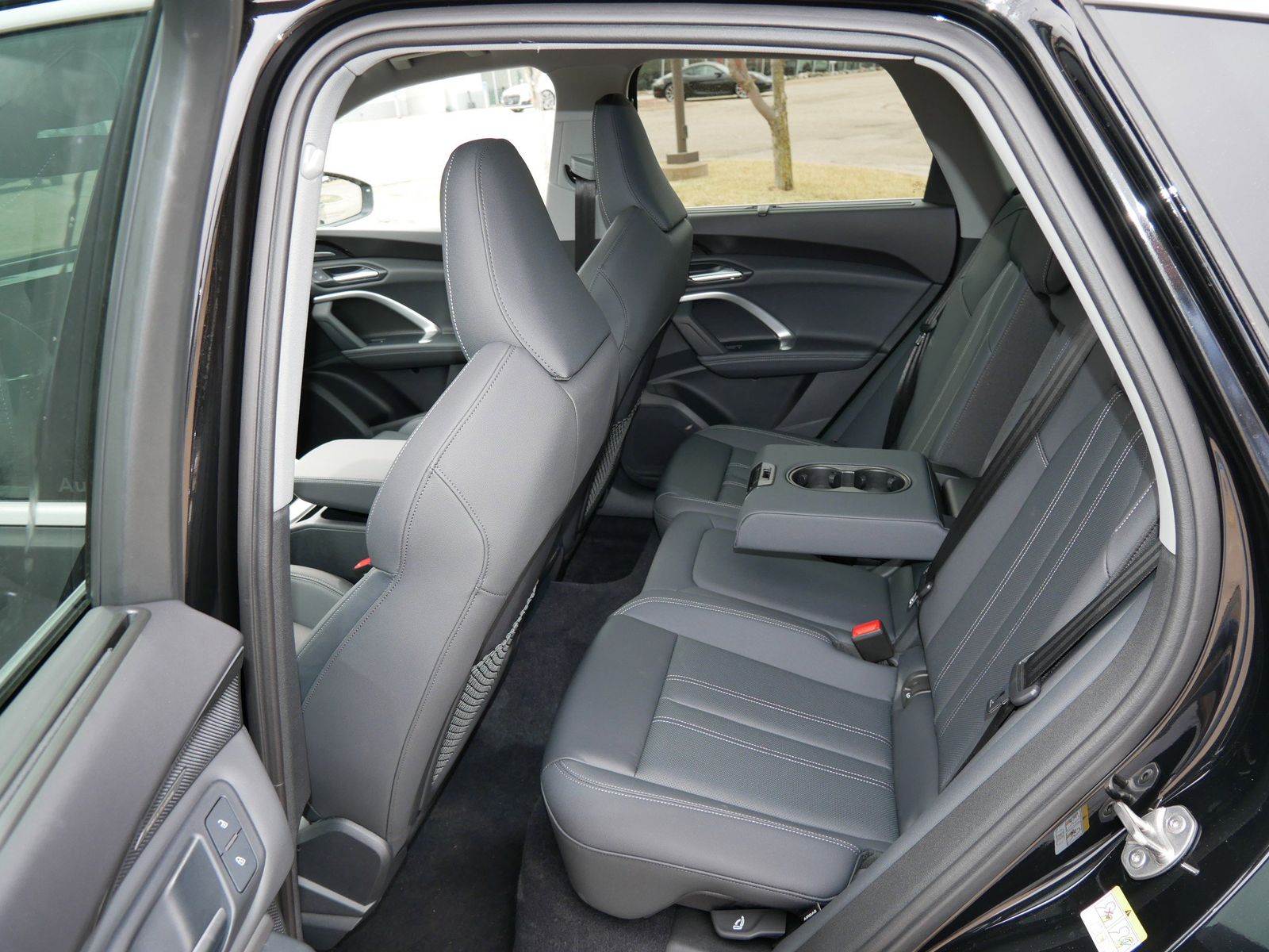 Thumbnail: 2025 Audi Q5 - 9