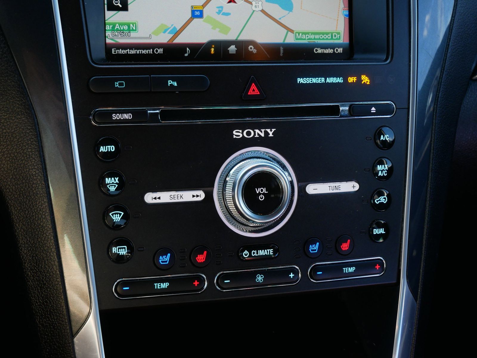 Thumbnail: 2016 Ford Explorer - 14