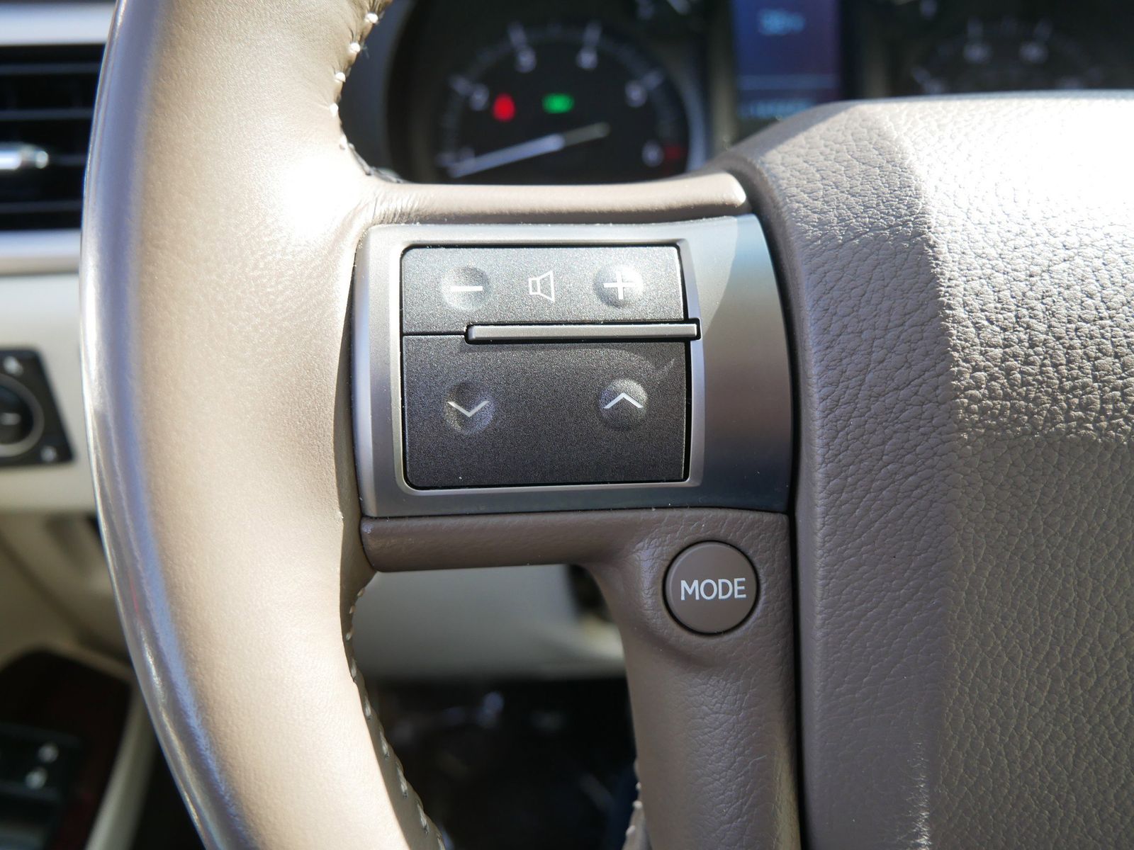 Thumbnail: 2014 Lexus GX - 26