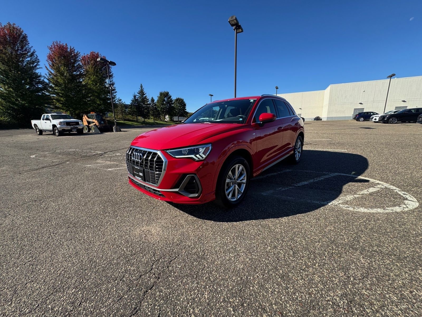 Thumbnail: 2023 Audi Q3 - 1