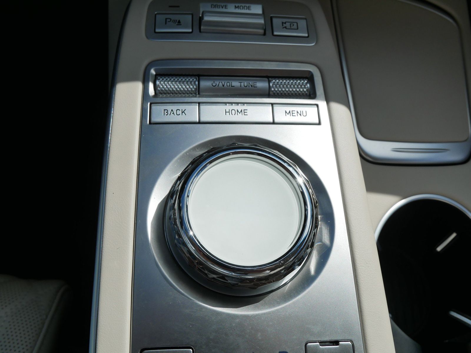 Thumbnail: 2023 Genesis GV70 - 22