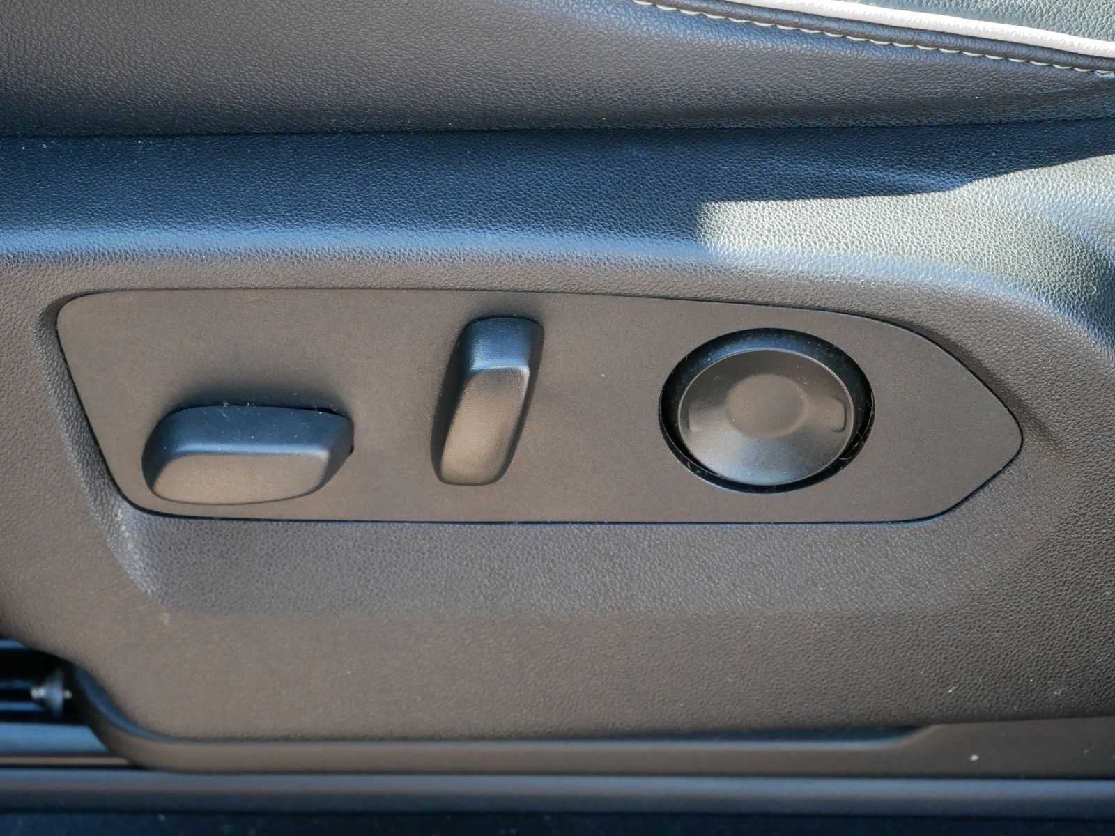 Thumbnail: 2022 GMC Yukon - 16