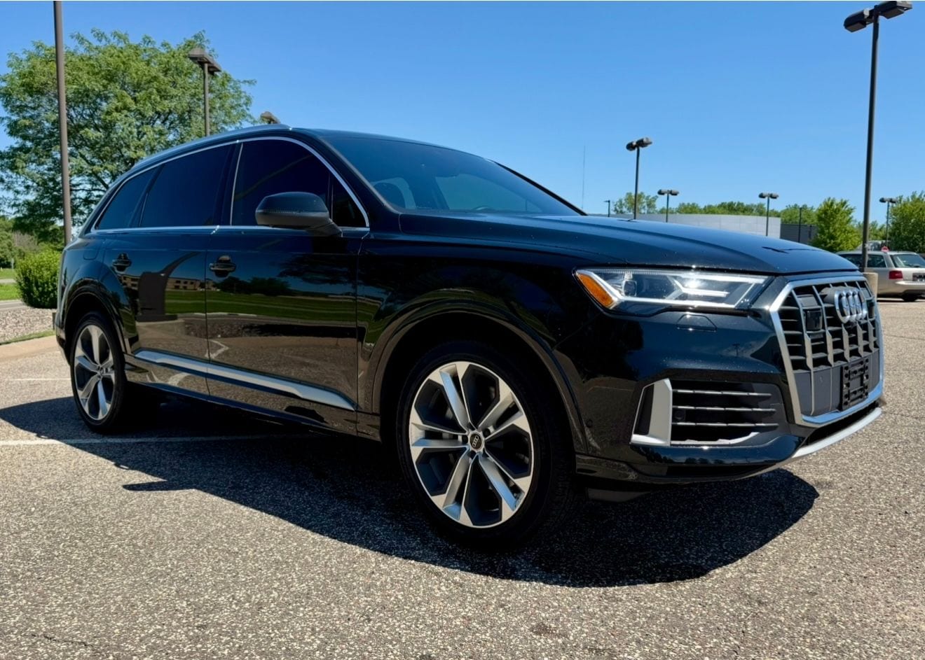 Thumbnail: 2022 Audi Q7 - 1