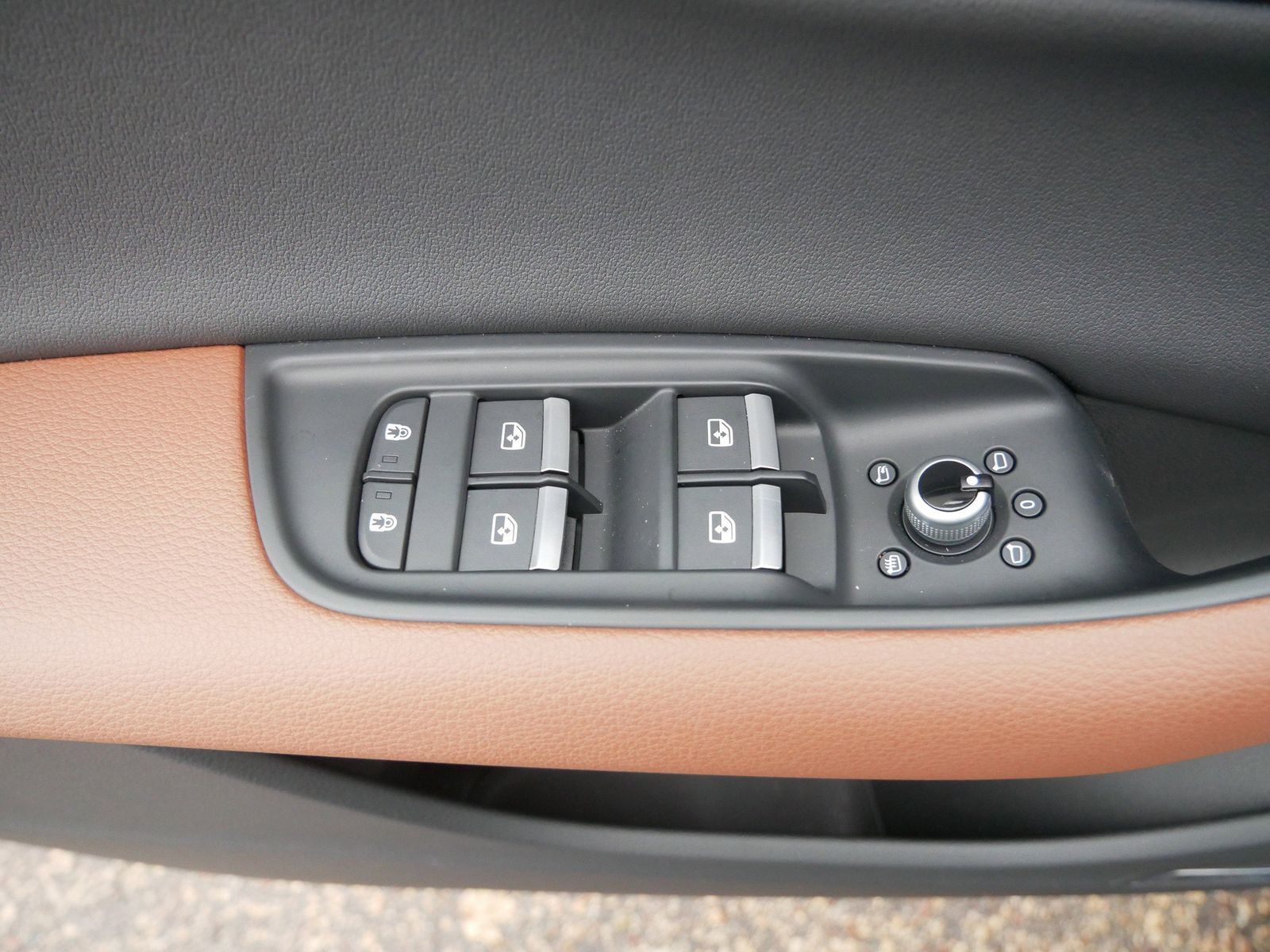 Thumbnail: 2025 Audi Q7 - 15