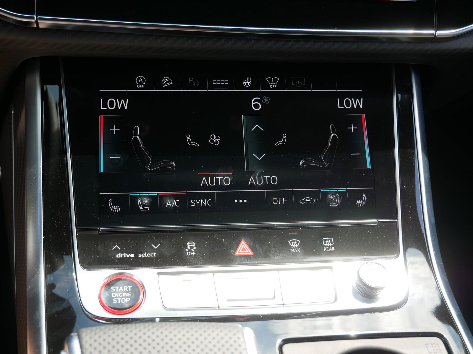 Thumbnail: 2026 Audi RS Q8 - 19