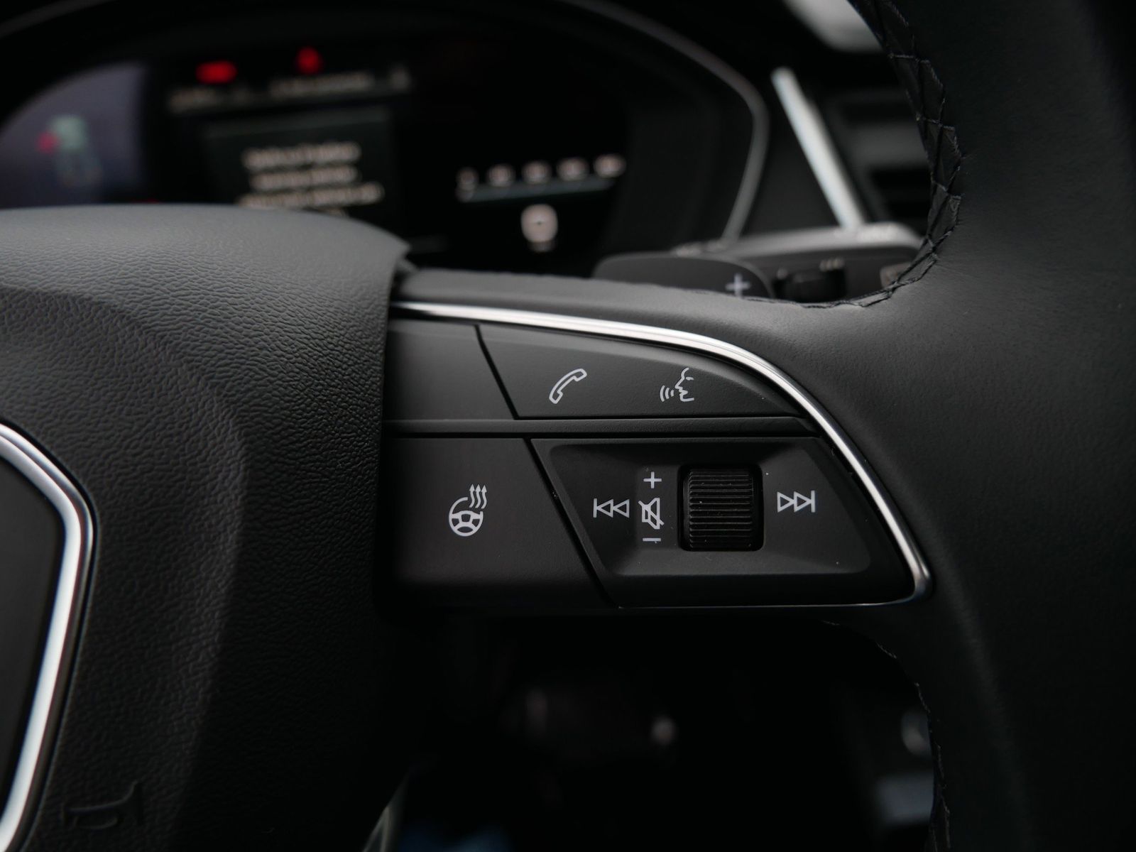 Thumbnail: 2025 Audi Q5 - 25