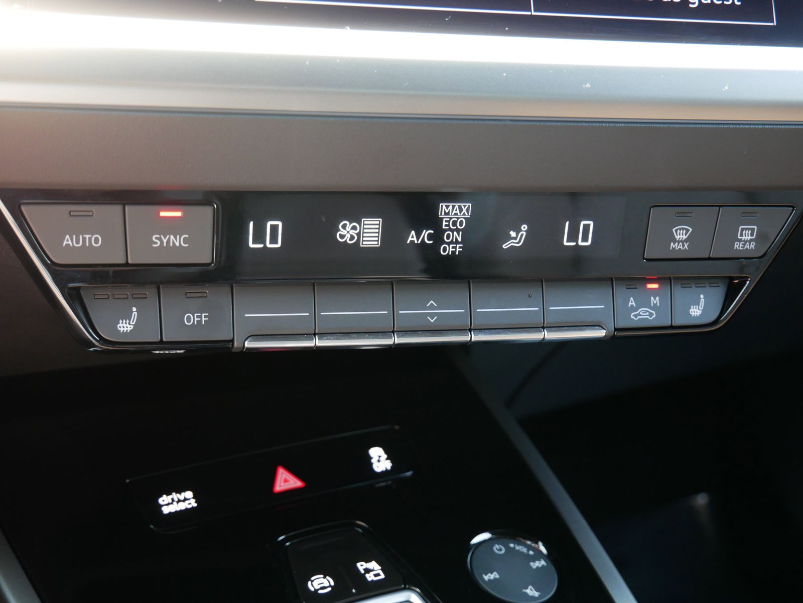 Thumbnail: 2024 Audi Q4 e-tron - 19