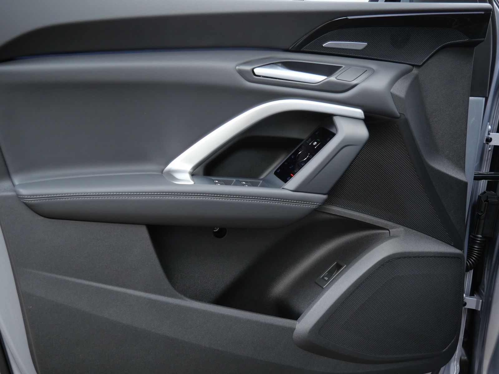 Thumbnail: 2025 Audi Q5 - 10