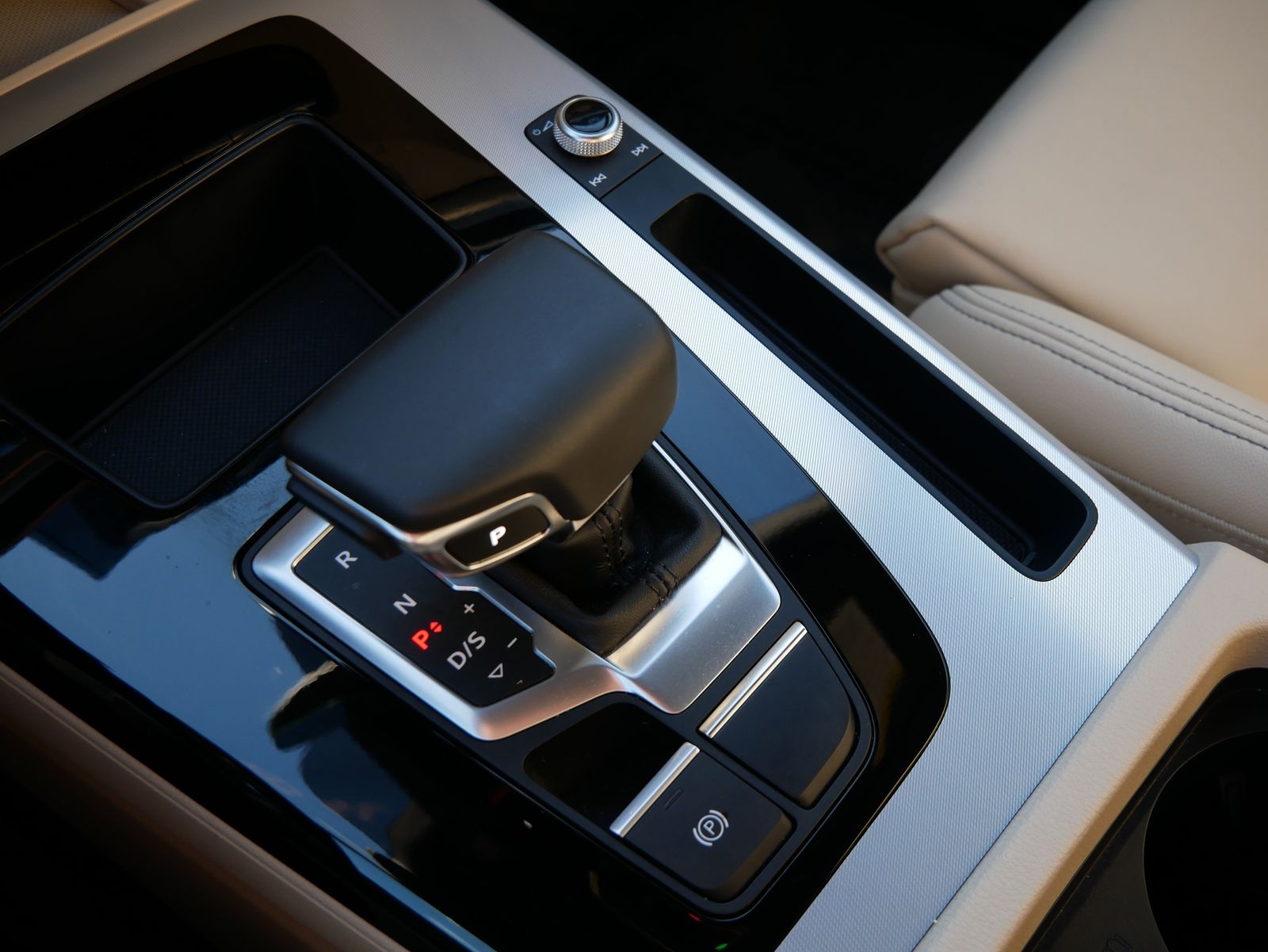 Thumbnail: 2025 Audi Q5 - 22