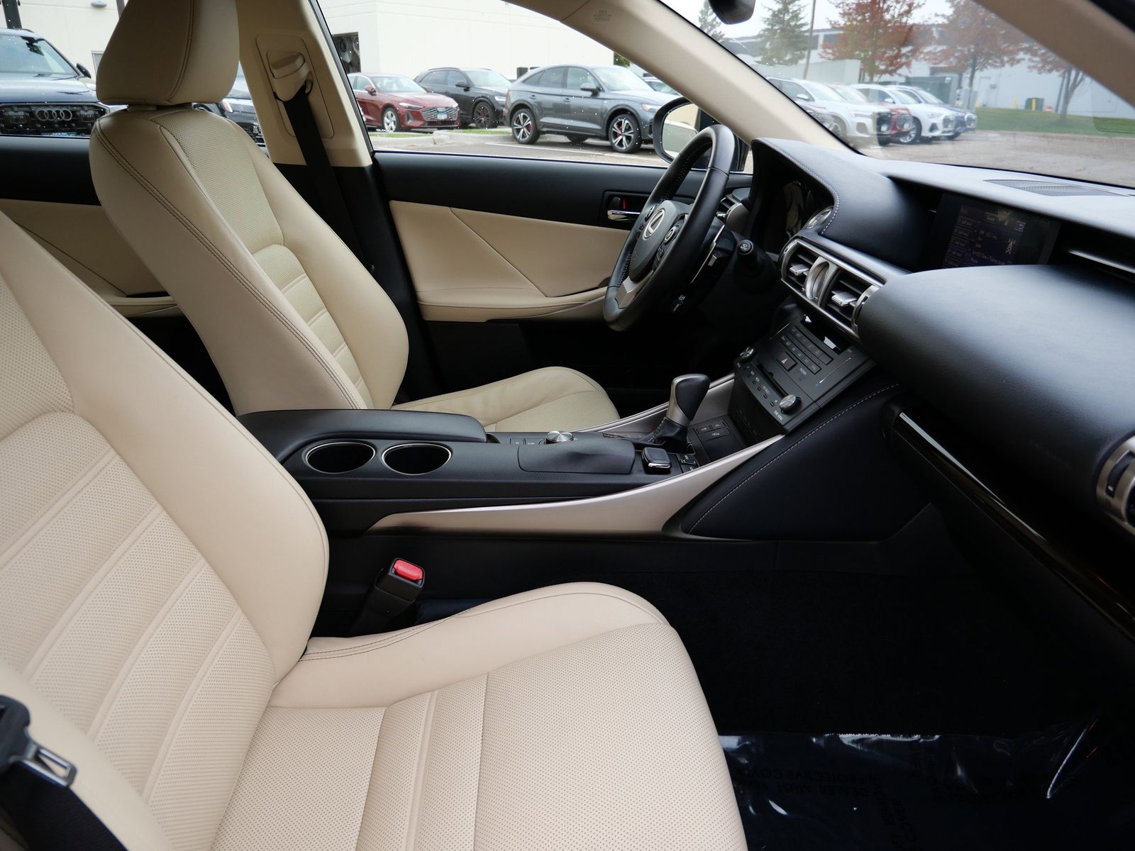 Thumbnail: 2015 Lexus IS - 12