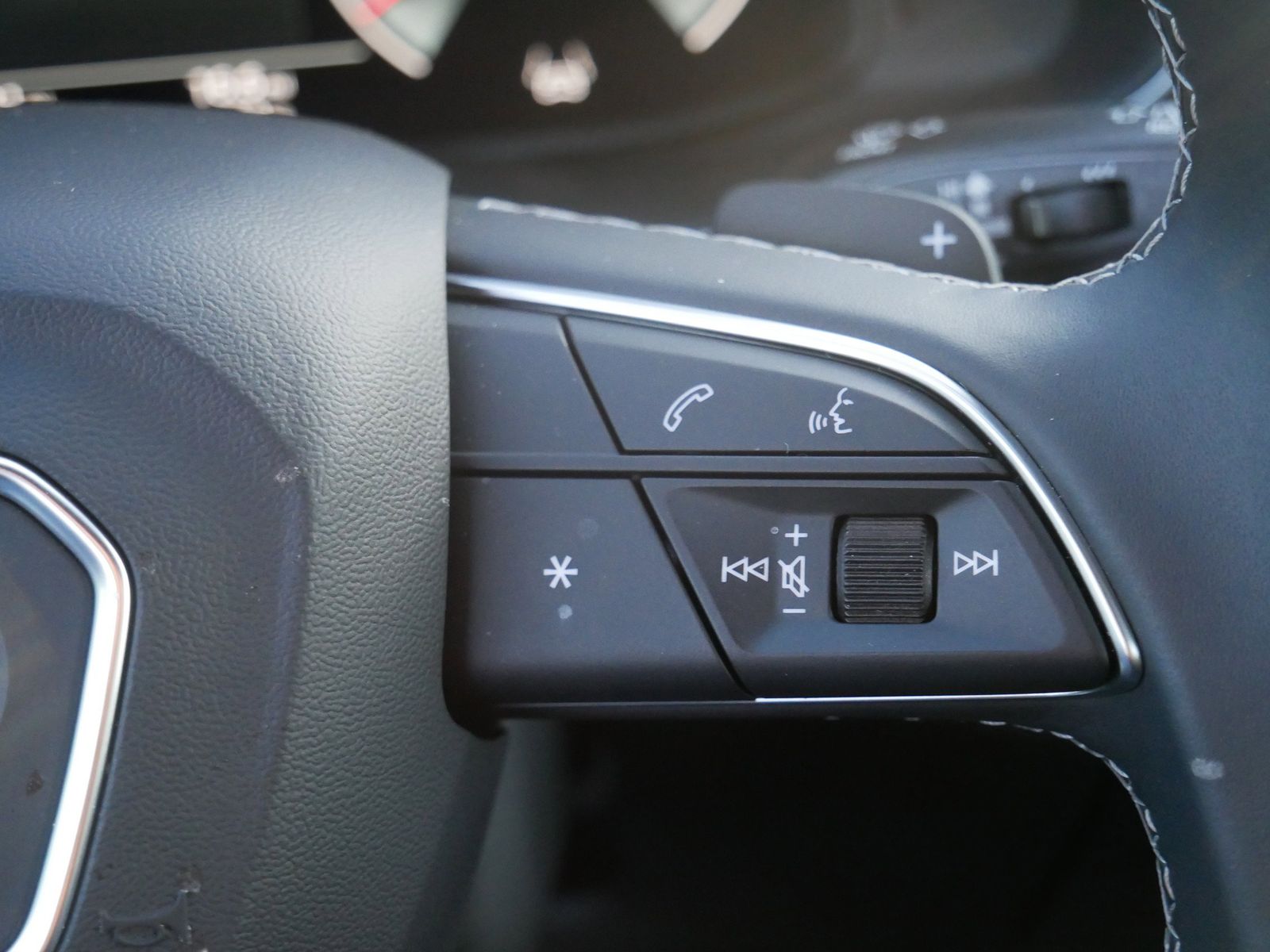 Thumbnail: 2025 Audi Q7 - 24