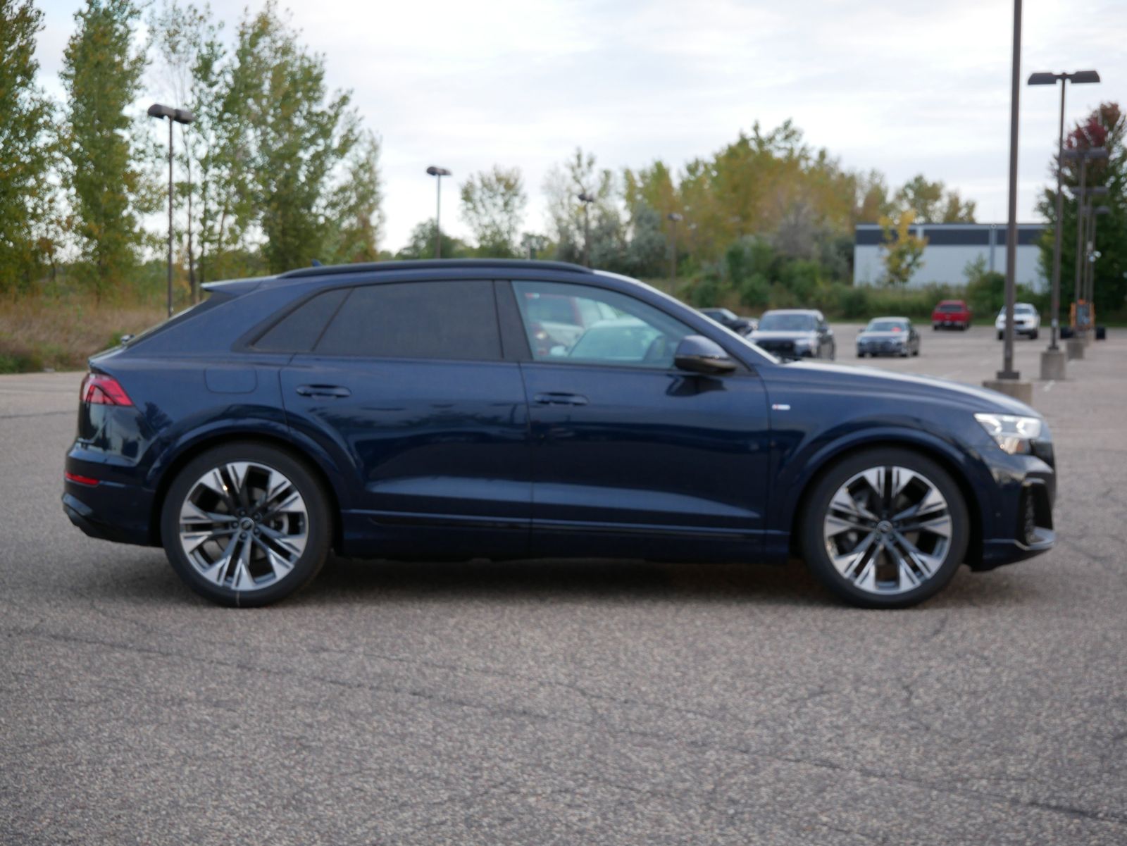 Thumbnail: 2026 Audi Q8 - 5