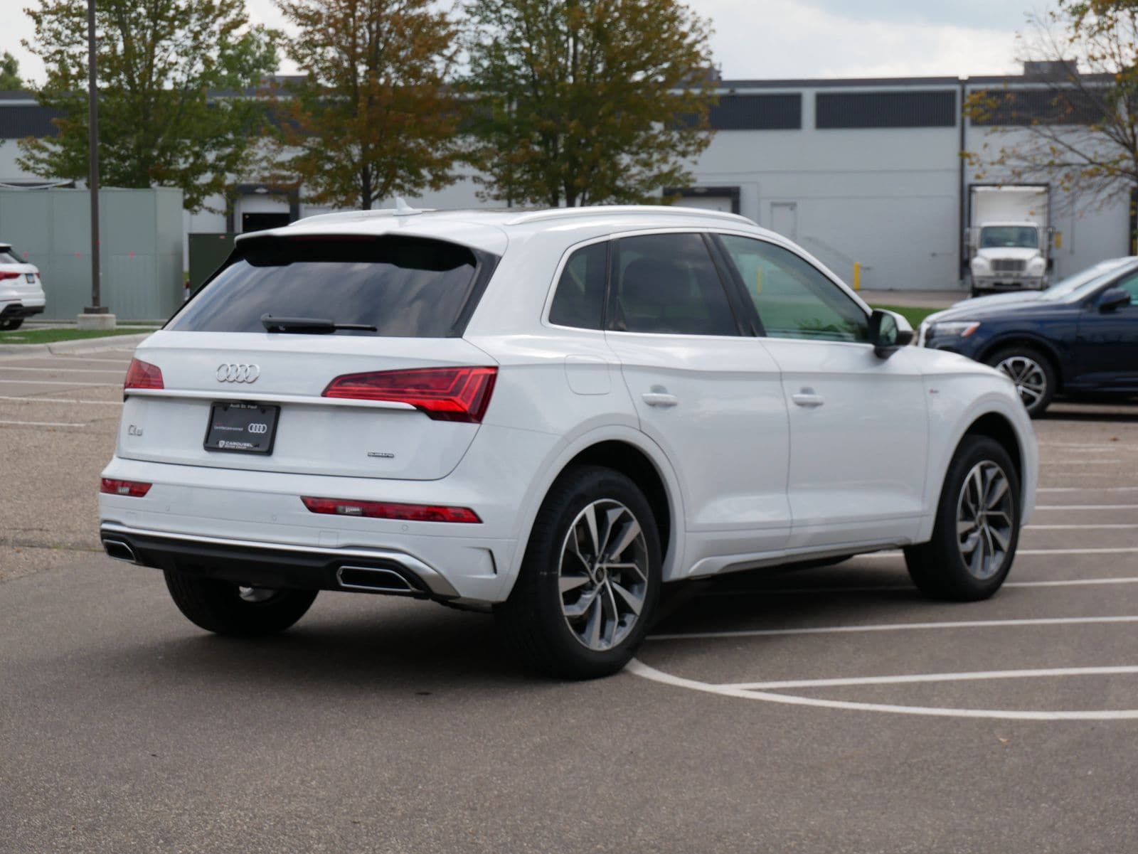 Thumbnail: 2025 Audi Q5 - 4