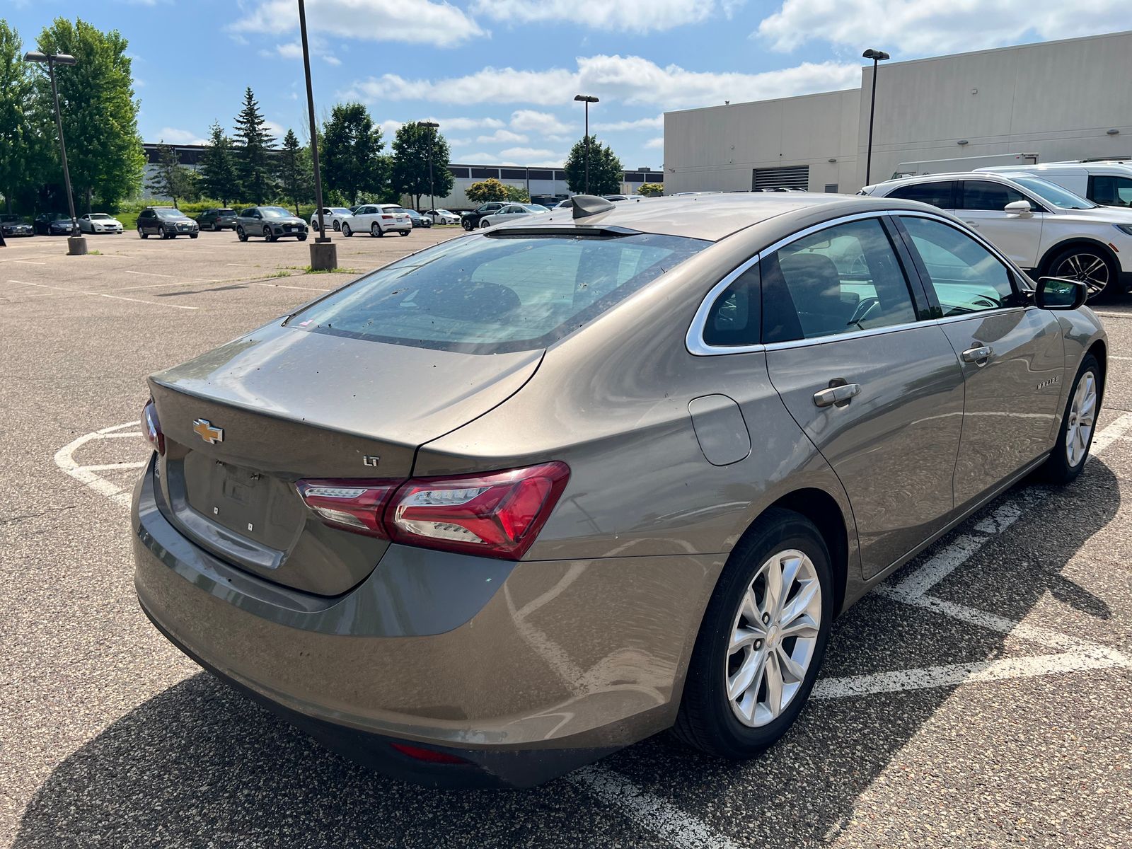 Thumbnail: 2020 Chevrolet Malibu - 3