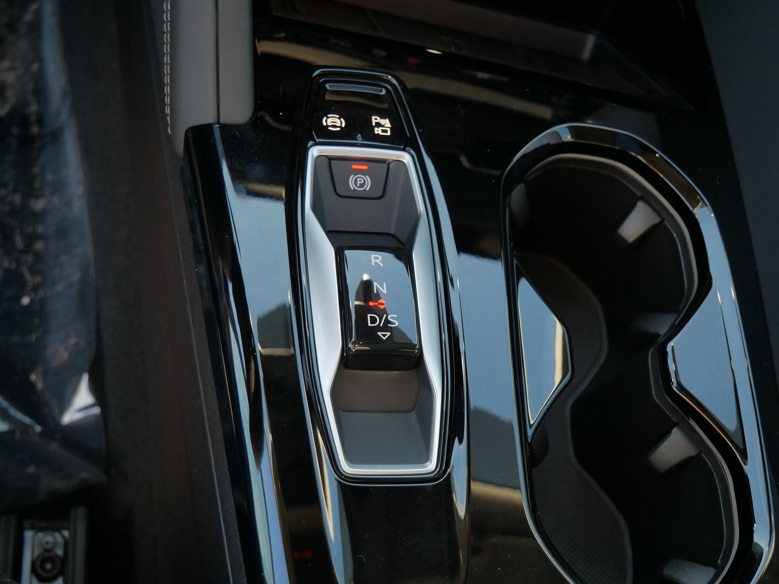 Thumbnail: 2025 Audi Q5 - 14