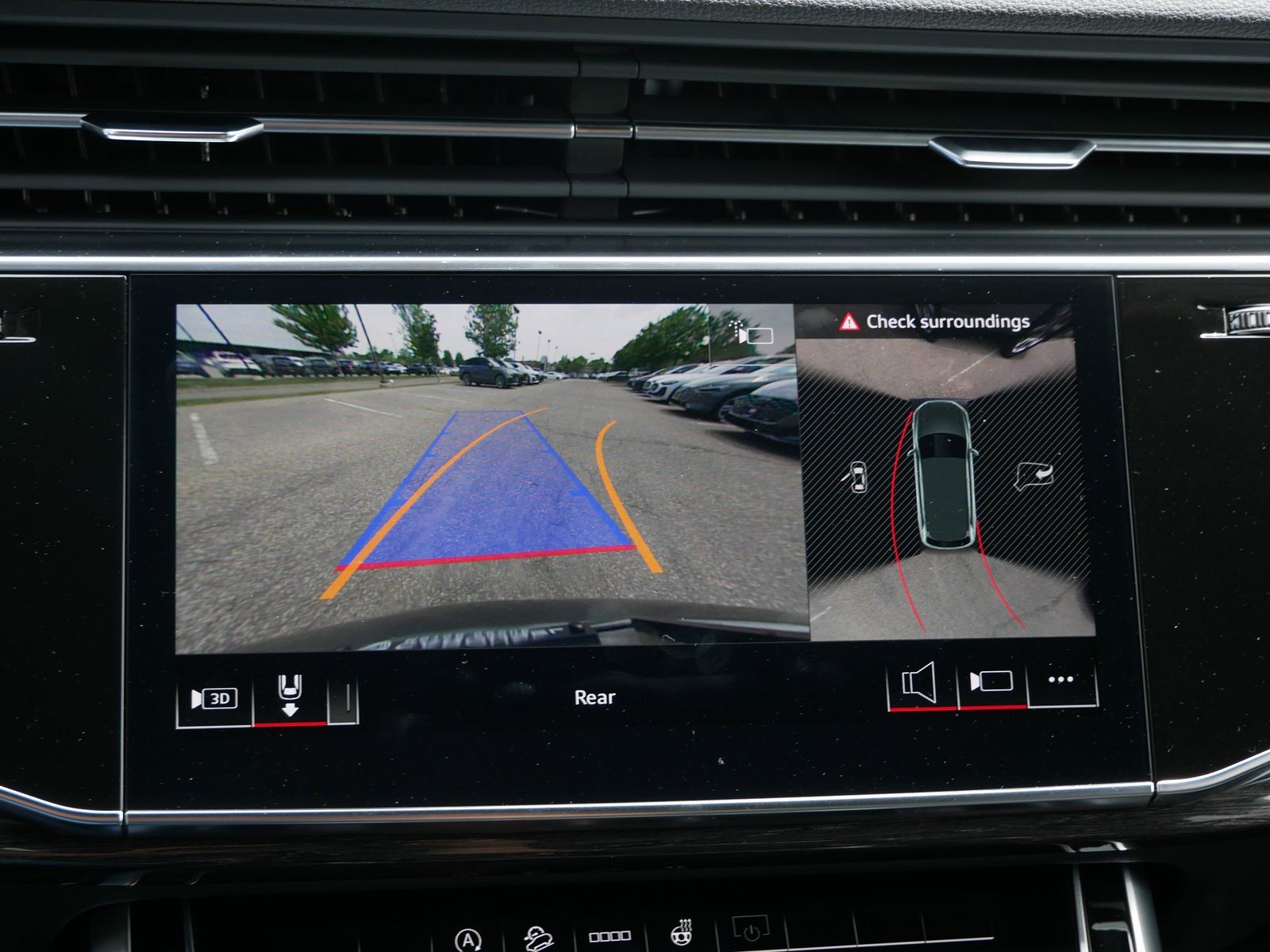 Thumbnail: 2026 Audi Q7 - 18
