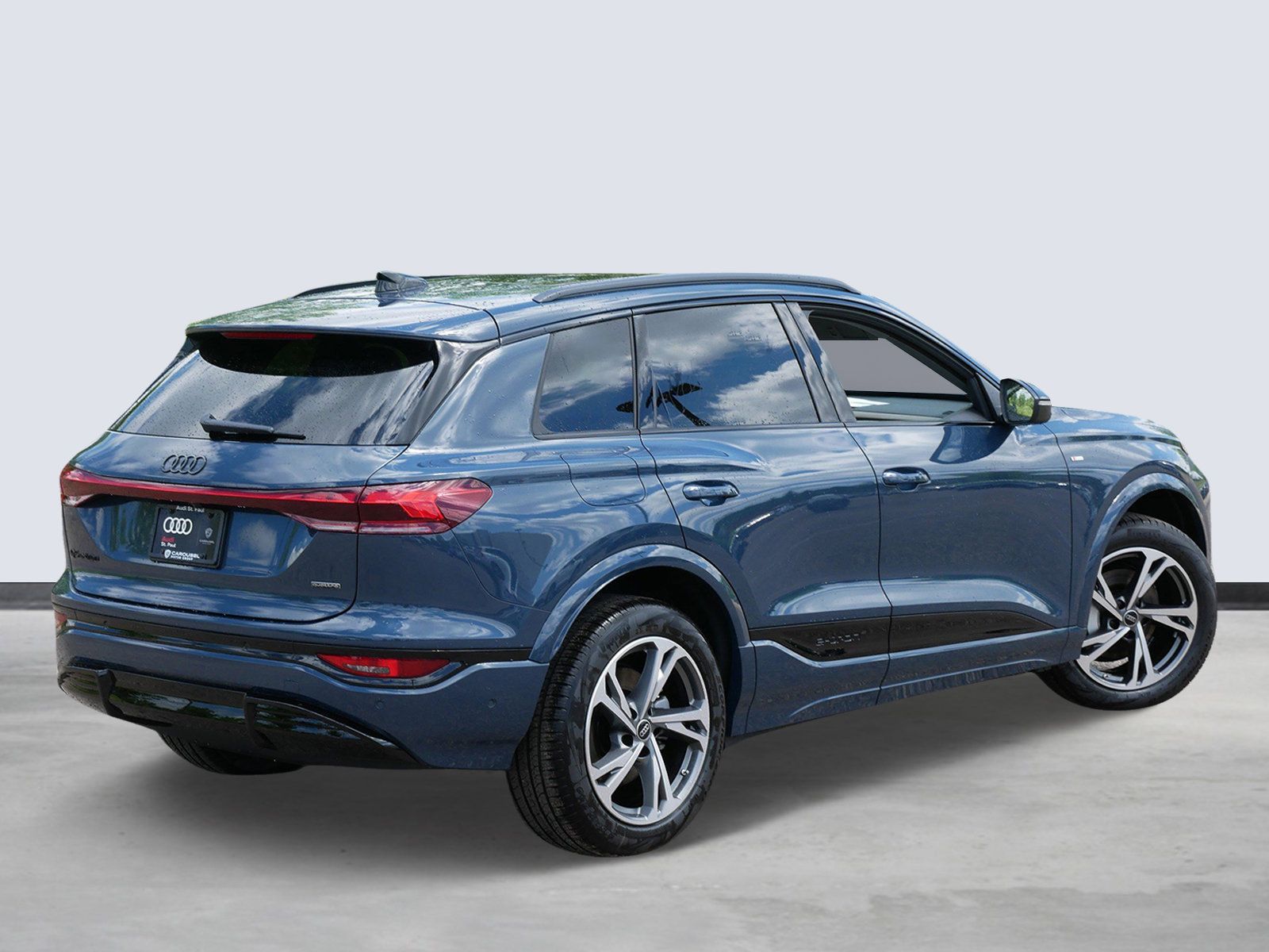 Thumbnail: 2027 Audi Q6 e-tron - 4