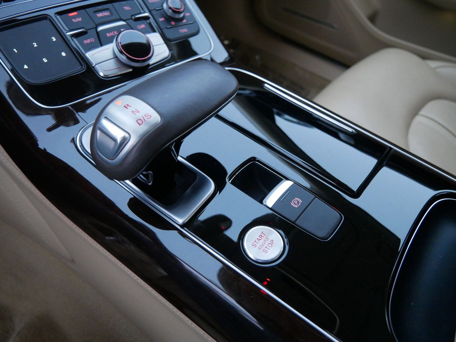 Thumbnail: 2018 Audi A8 - 20