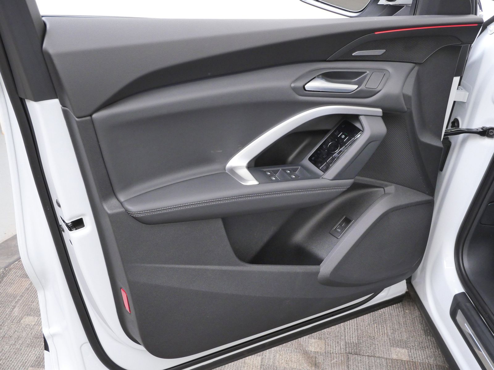 Thumbnail: 2026 Audi Q5 - 10