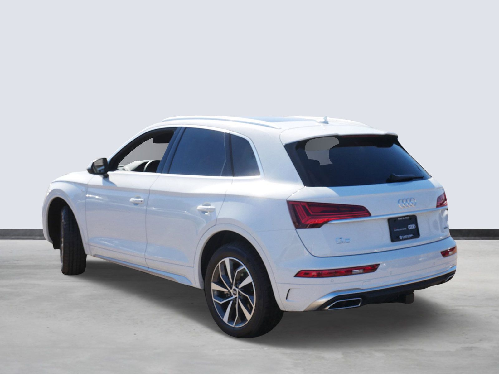 Thumbnail: 2023 Audi Q5 - 3