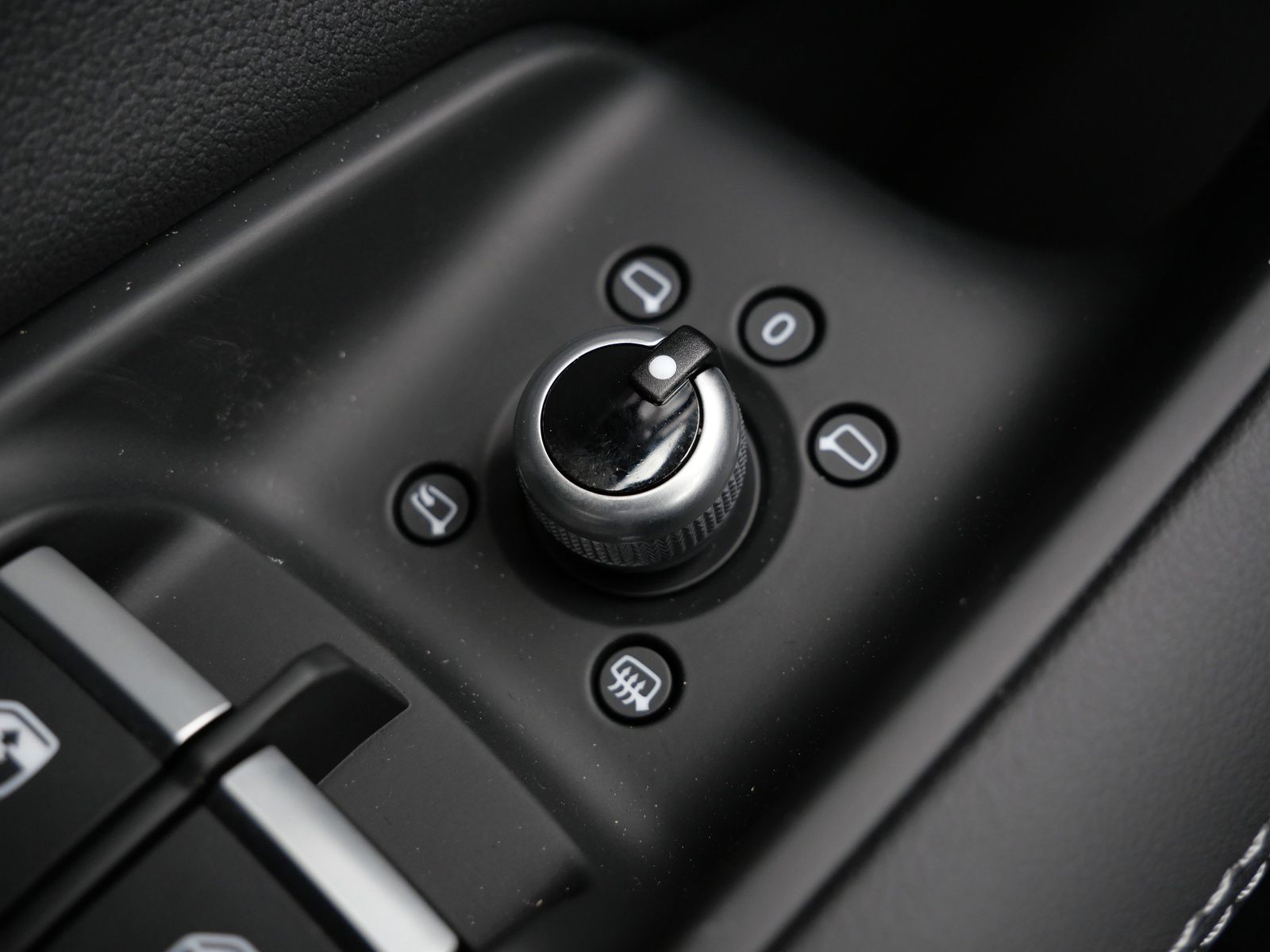 Thumbnail: 2026 Audi Q7 - 13