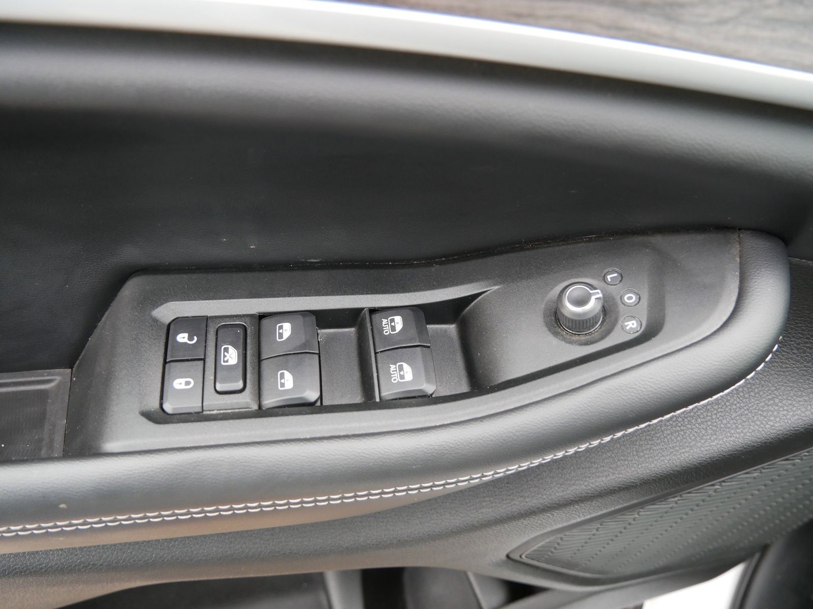 Thumbnail: 2024 Jeep Grand Cherokee - 14